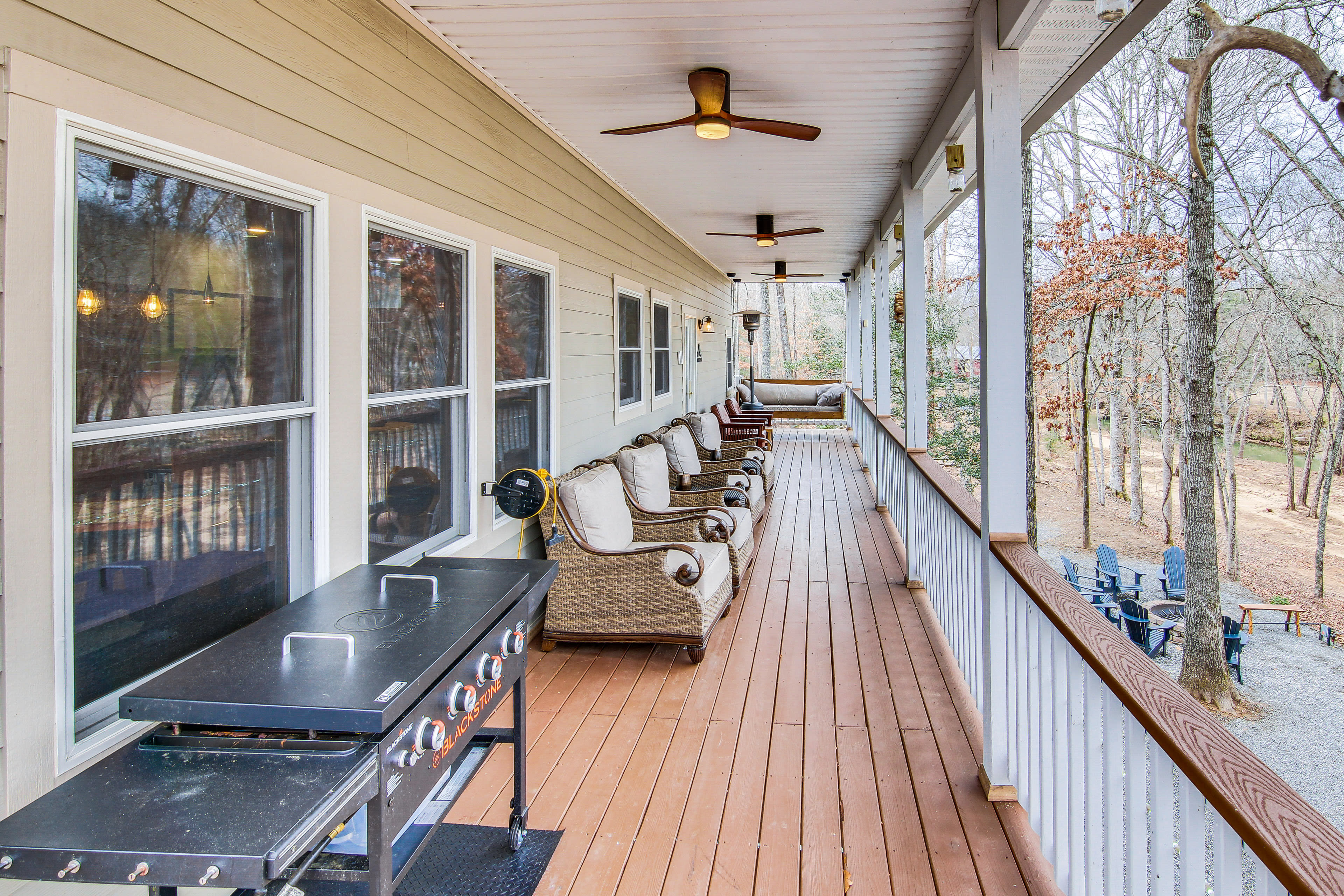 Covered Deck | Grill