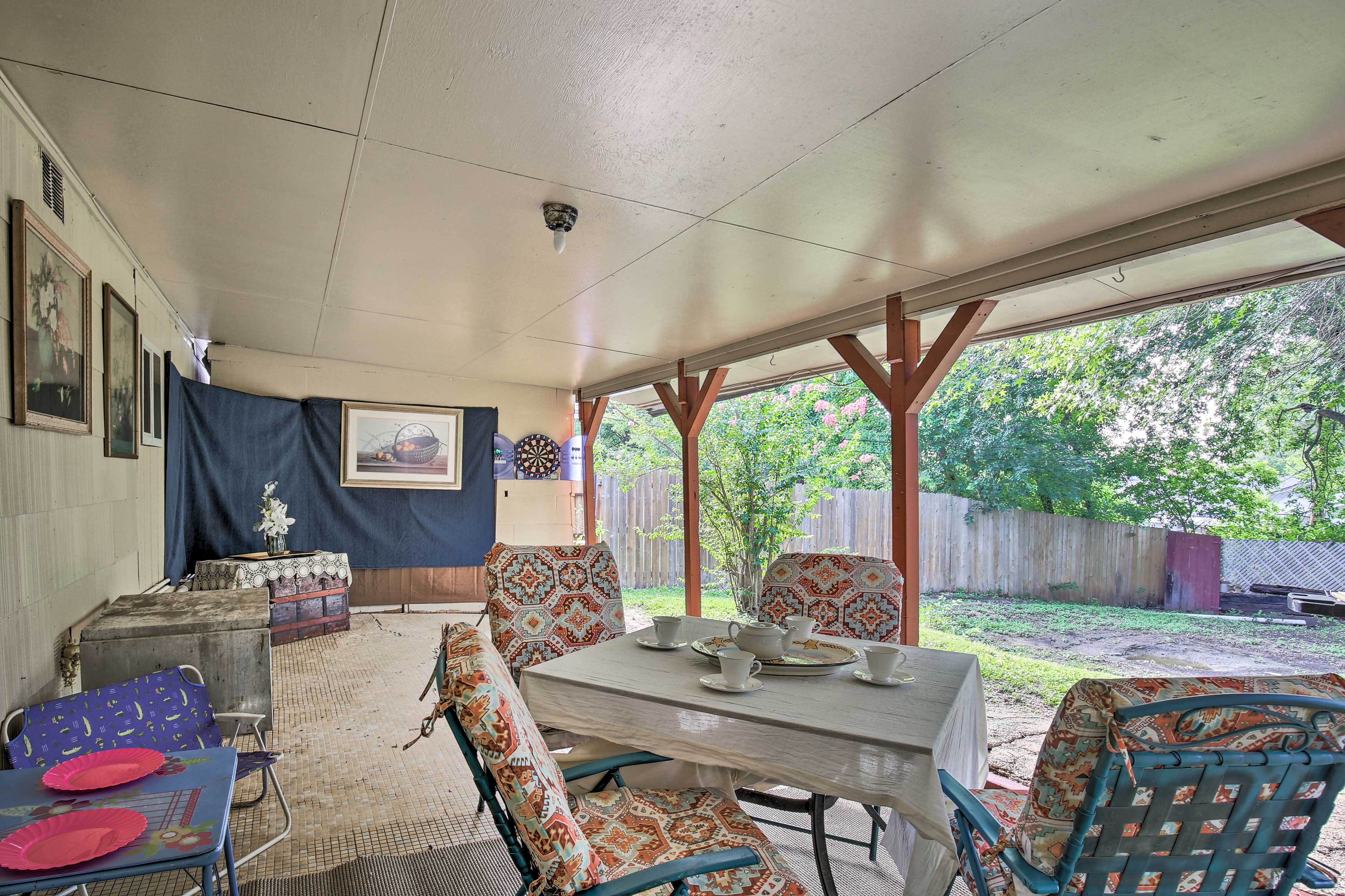 Covered Patio | Gas Grill