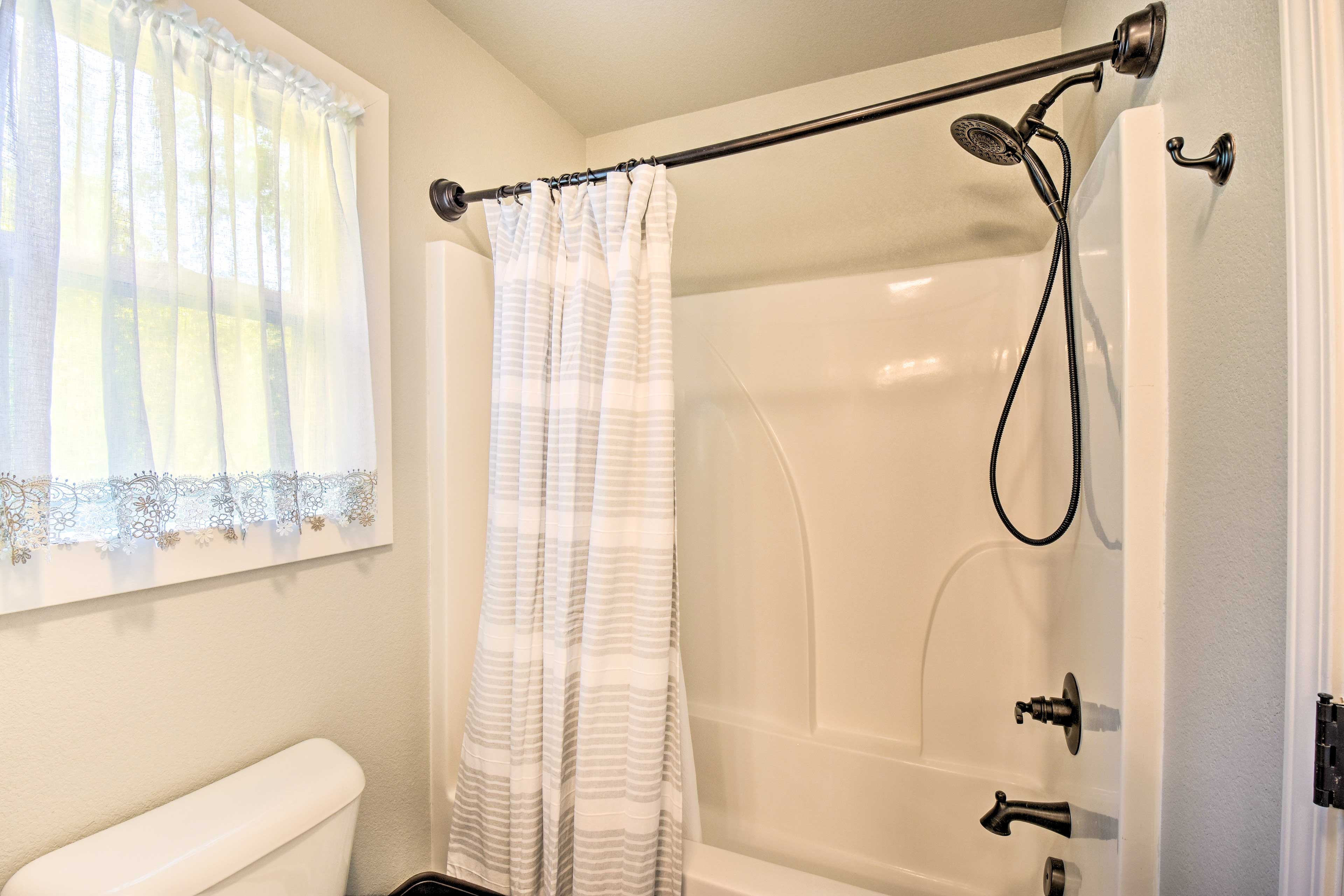 En-Suite Bathroom | Towels Provided