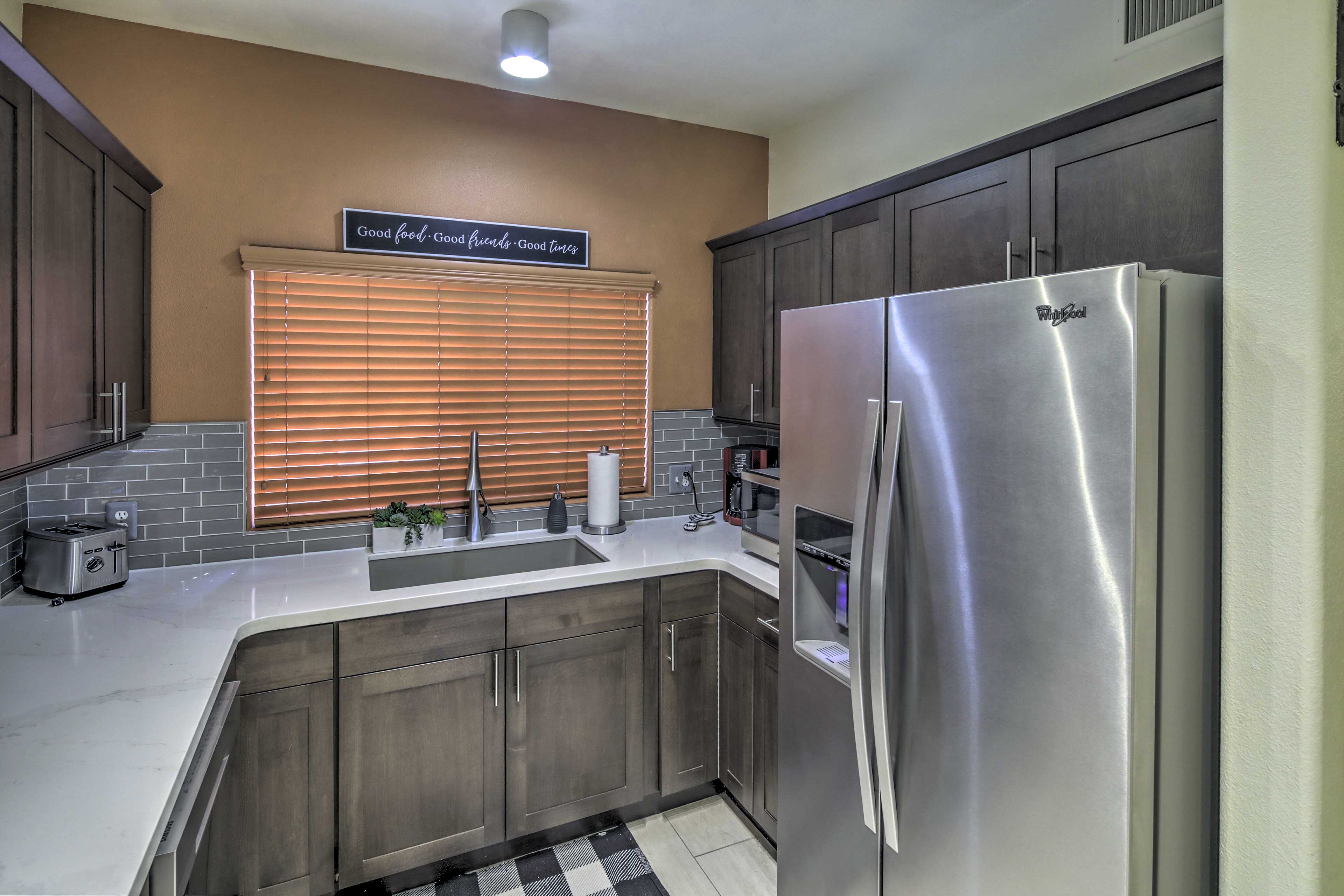 Fully Equipped Kitchen | Microwave