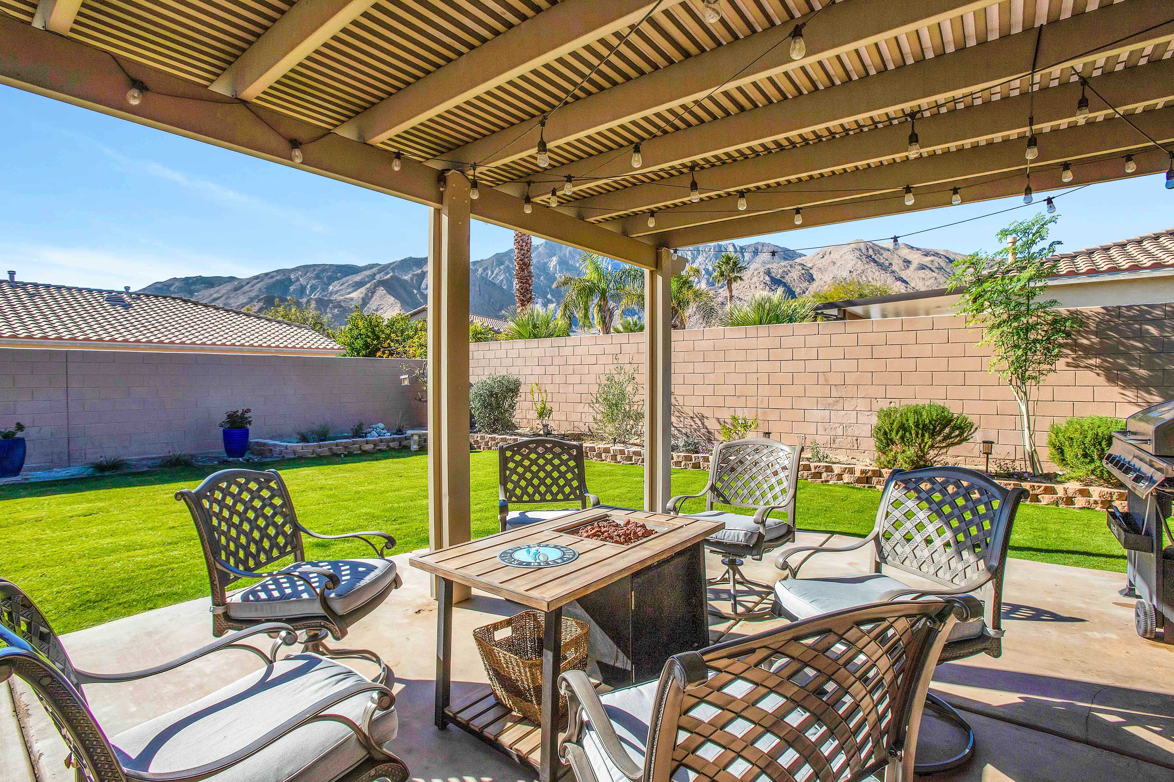 Covered Patio w/ Outdoor Seating | Gas Grill | Fire Pit