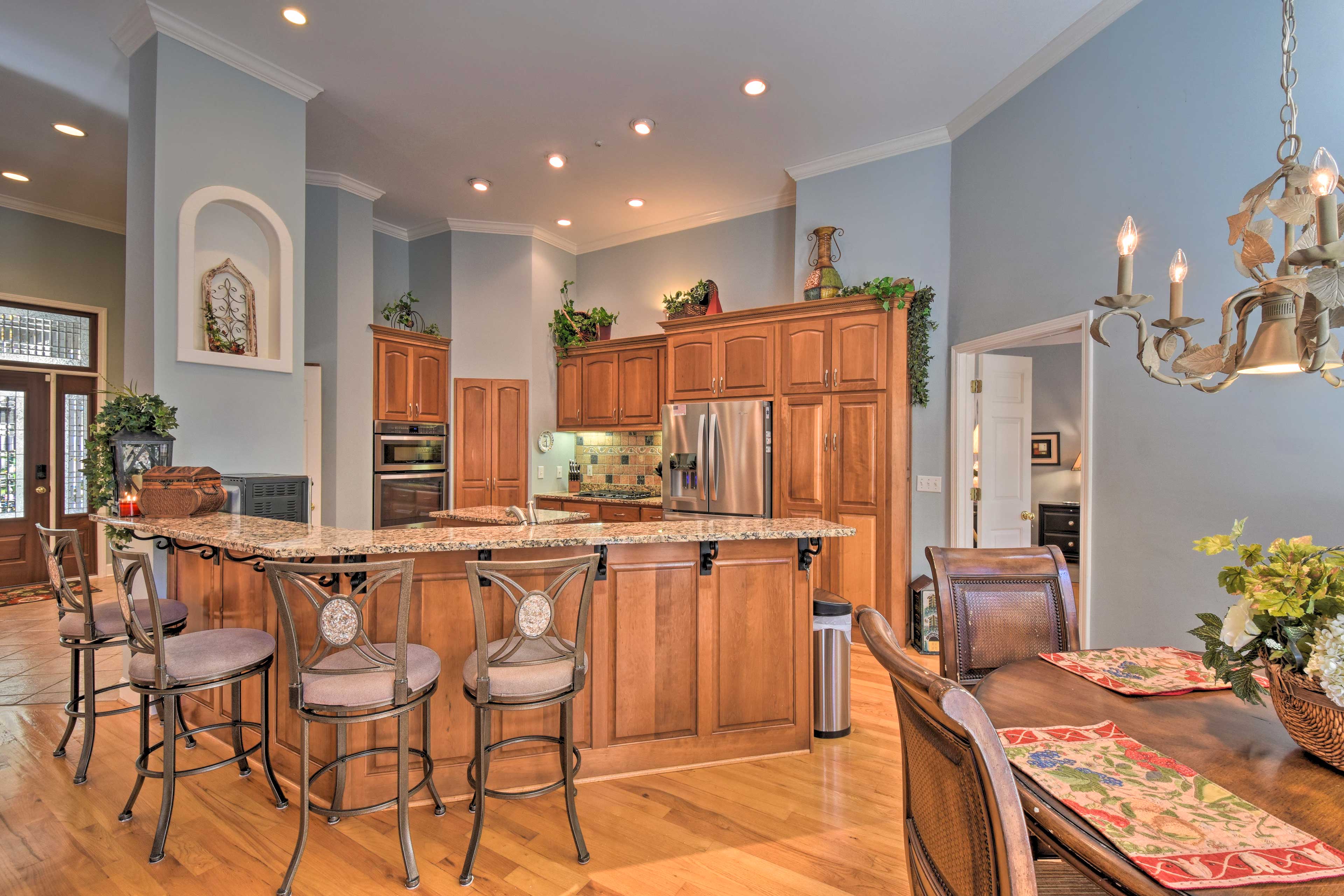 Kitchen | Breakfast Bar w/ Additional Seating