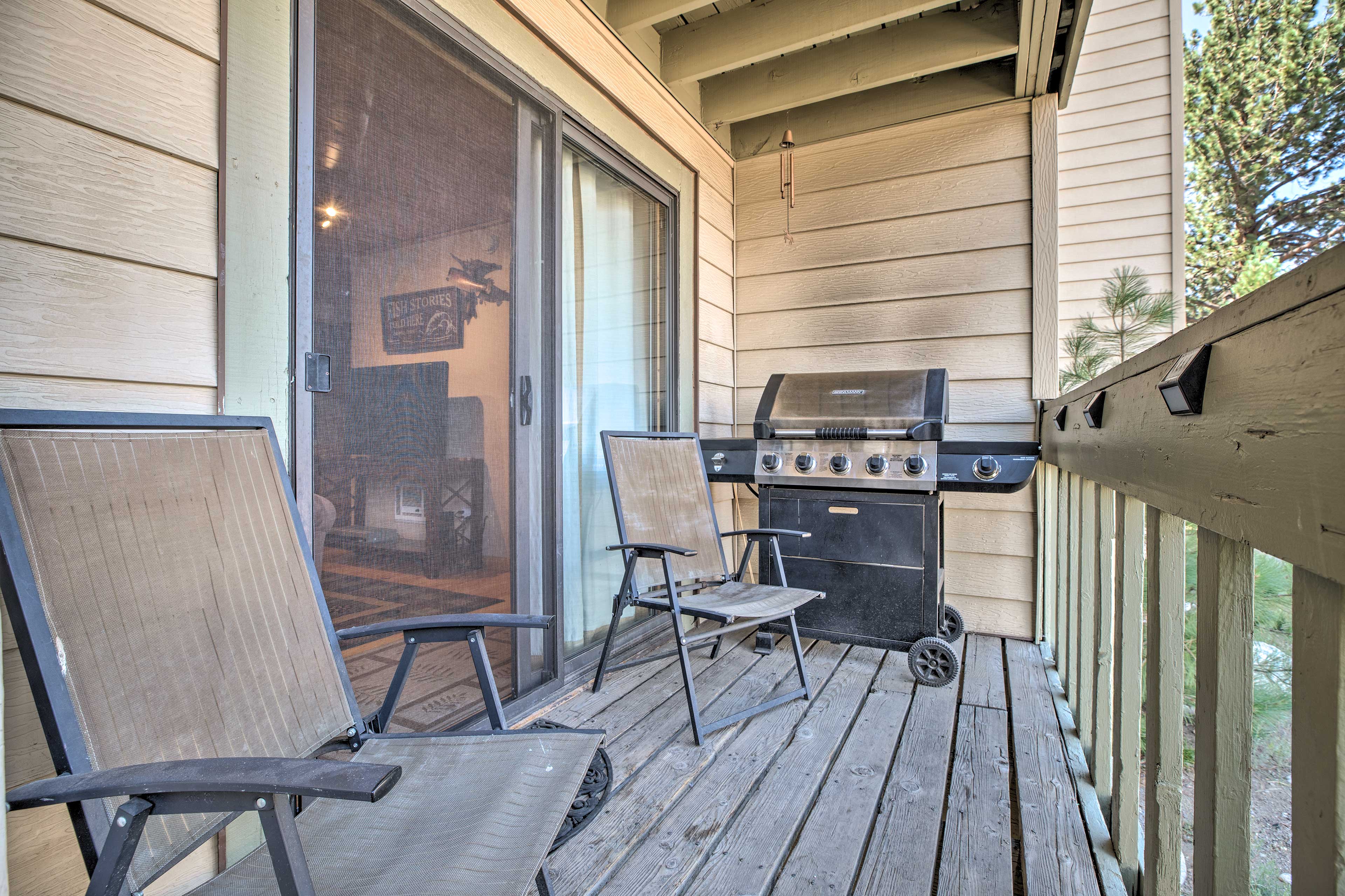 Private Balcony | Gas Grill