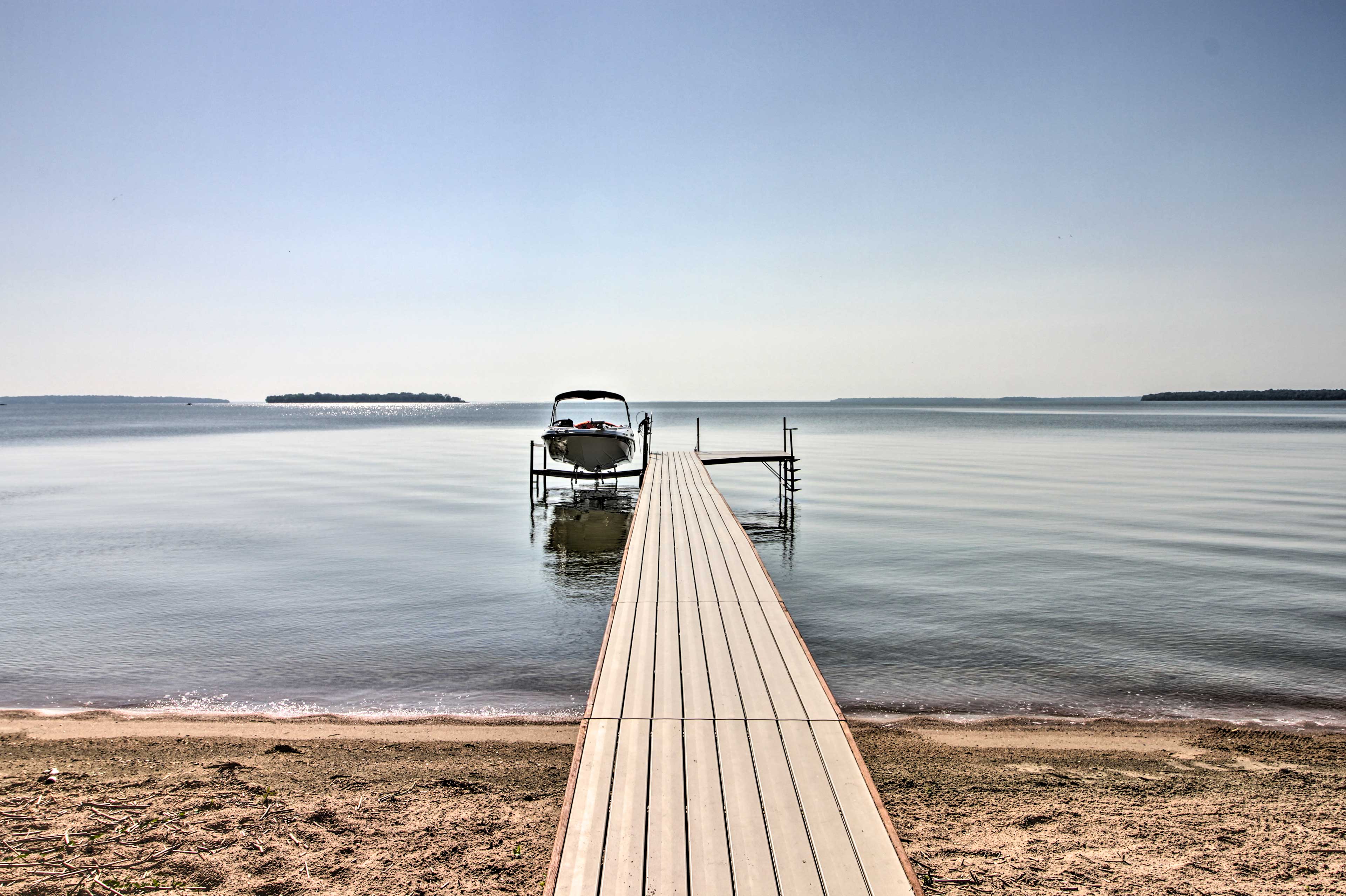 Private Dock | Can Accommodate Boats Up to 22 Ft | Direct Leech Lake Access