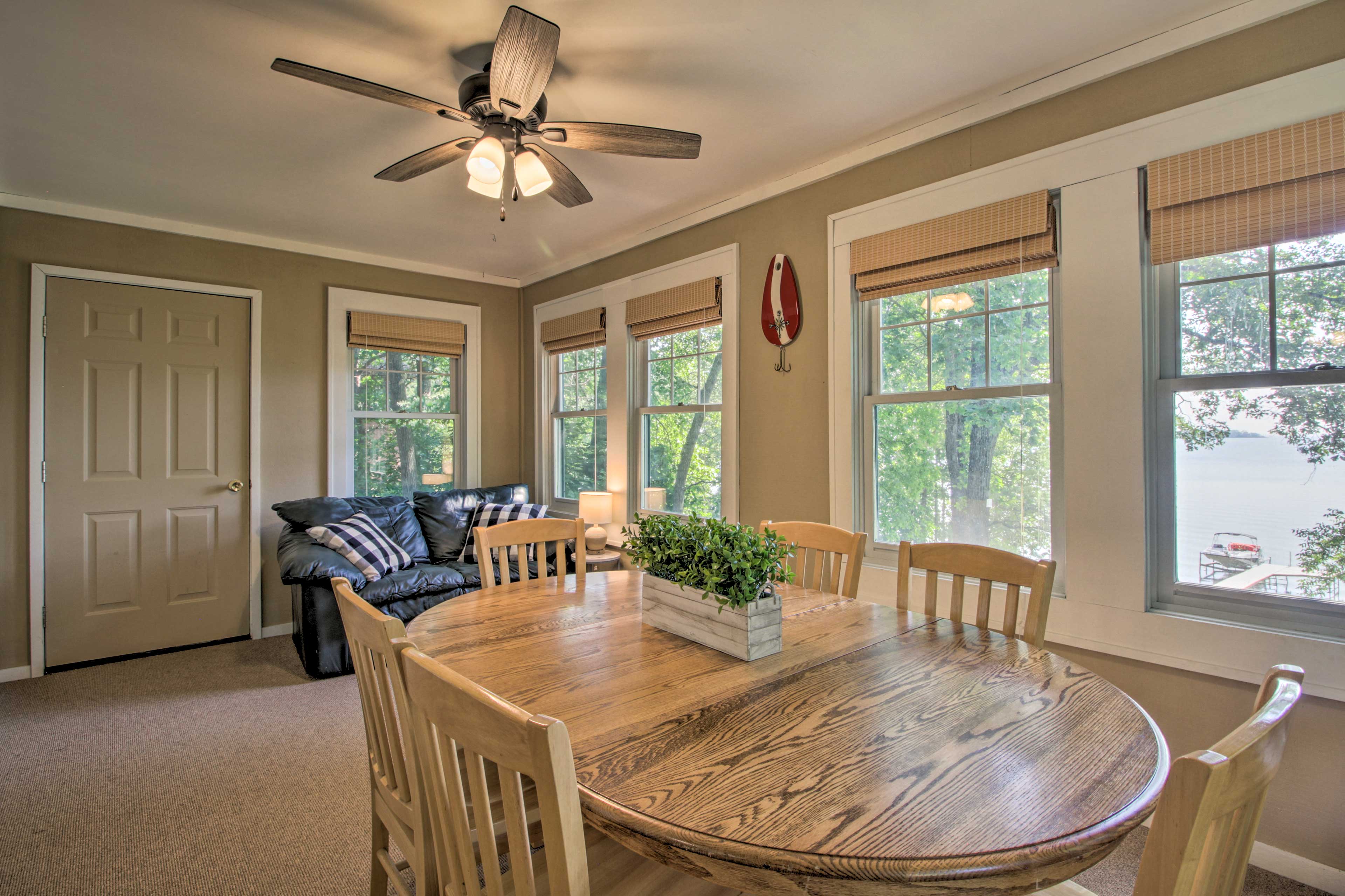 Sunroom | Dining Area