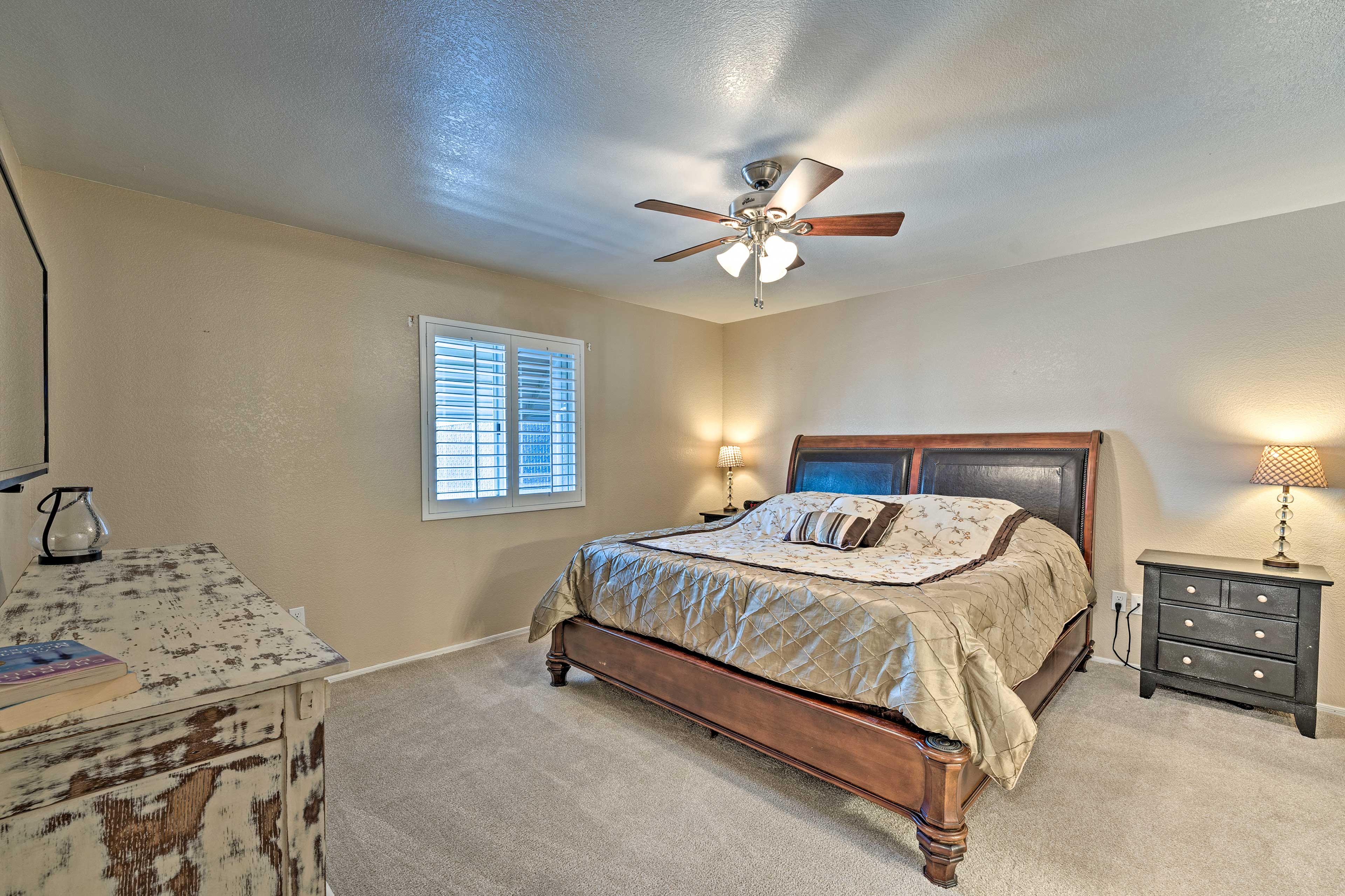 Bedroom 1 | King Bed | En-Suite Bathroom