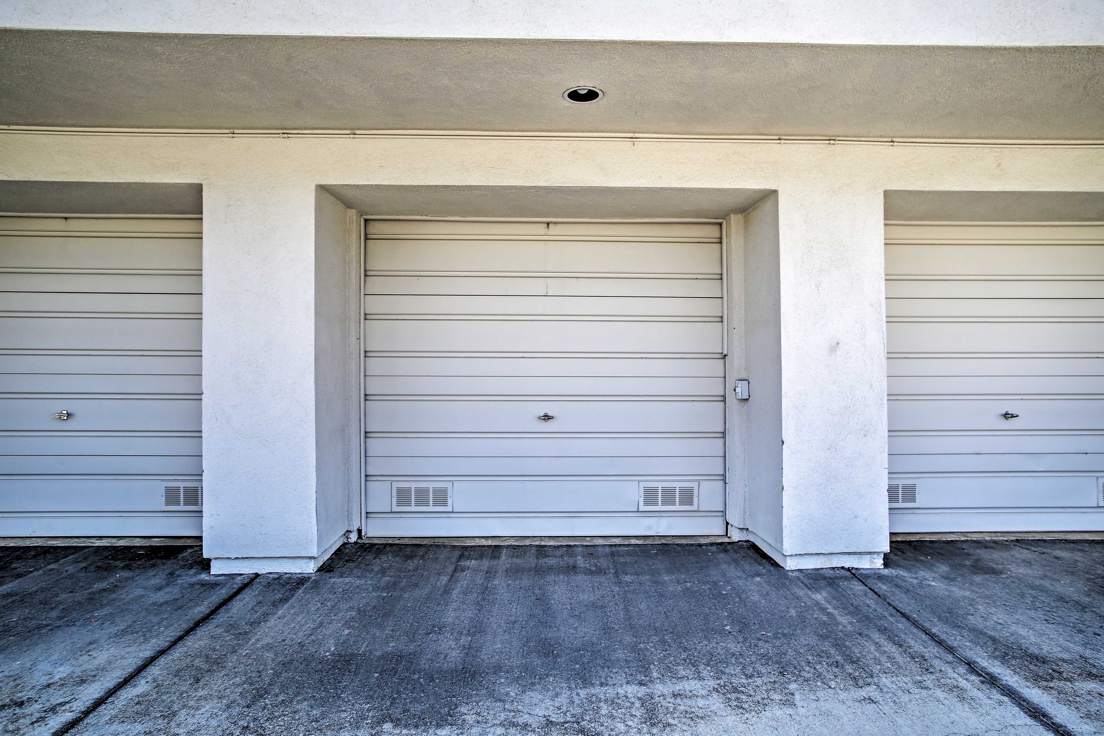 Parking | Garage (1 Vehicle) | Driveway (1 Vehicle)