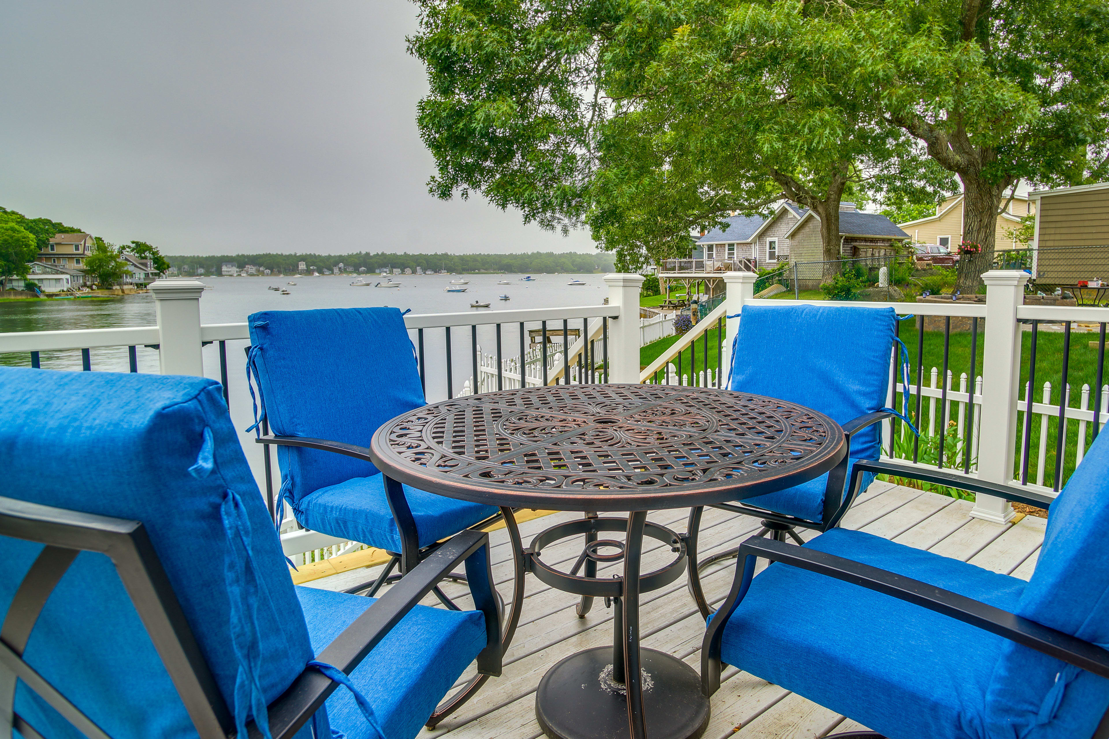 Deck | Outdoor Dining