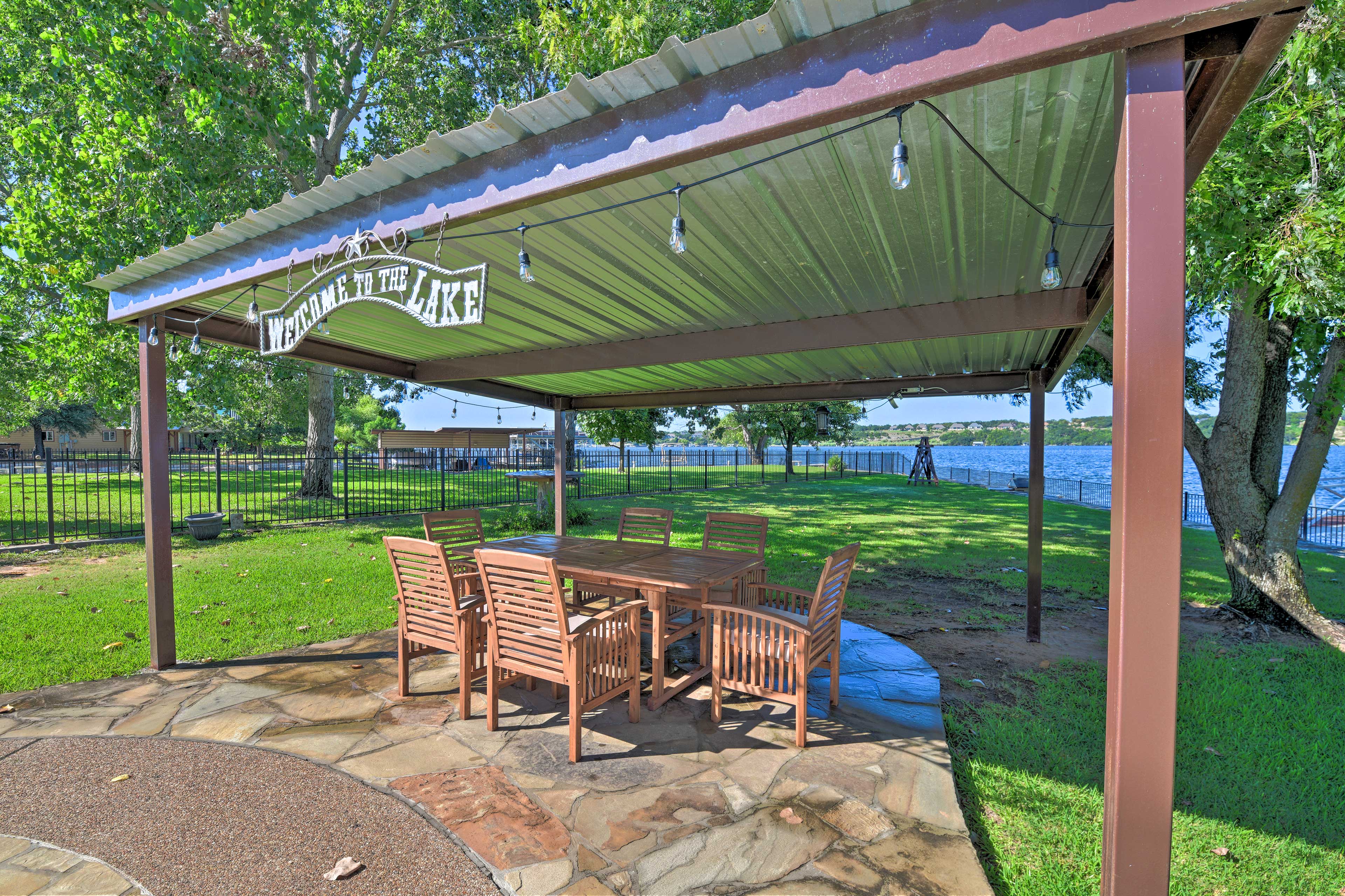 Property Exterior | Covered Dining Area