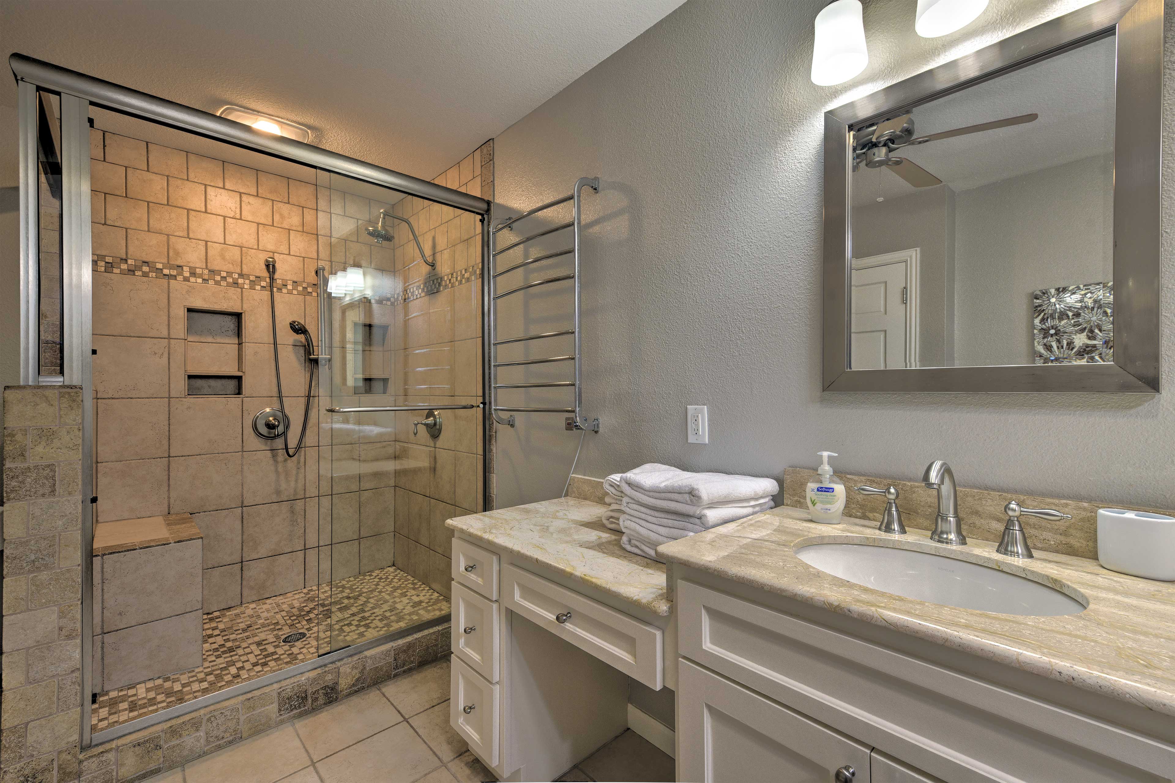 En-Suite Bathroom | Separate Shower & Tub