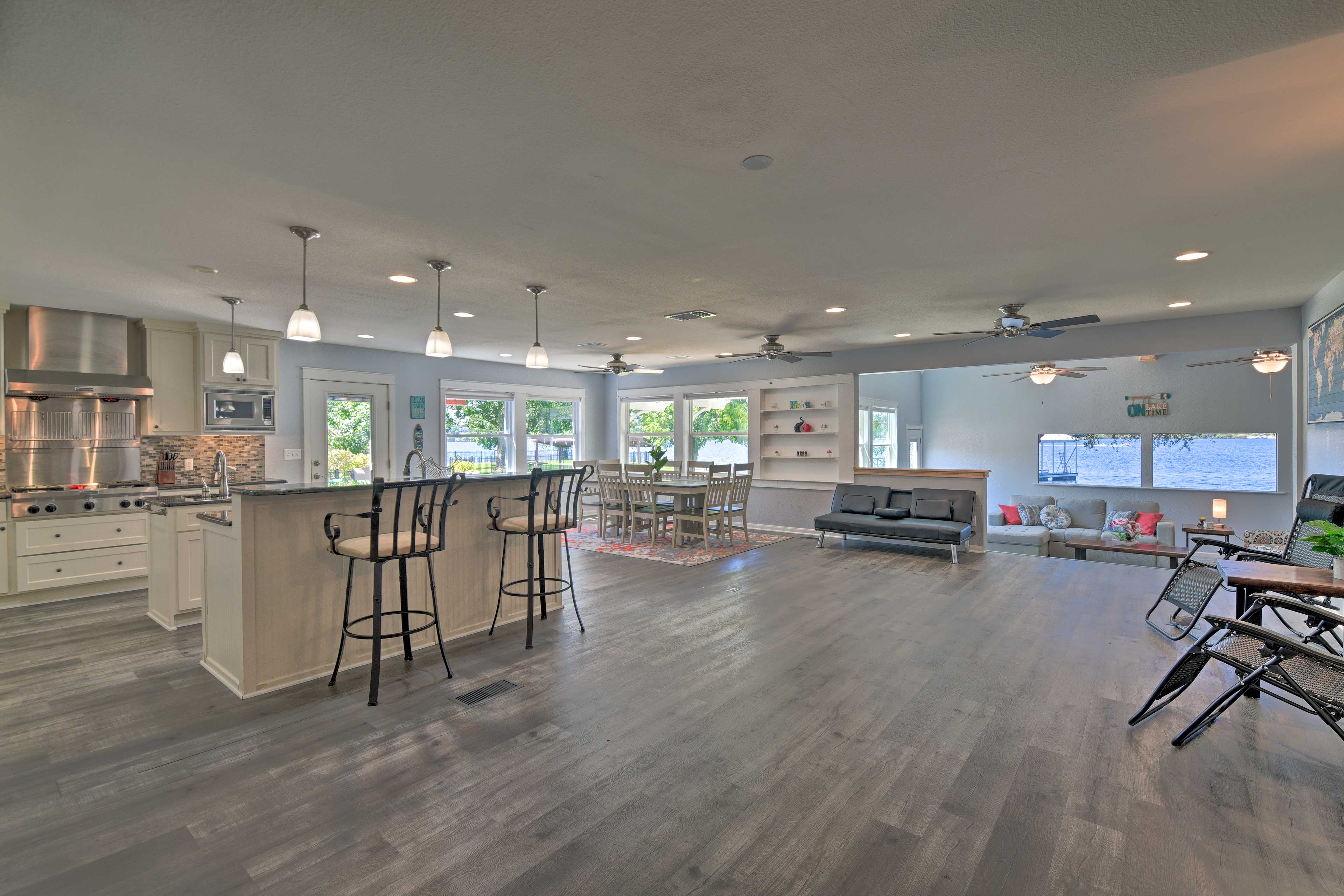 Kitchen | Countertop Seating for 2