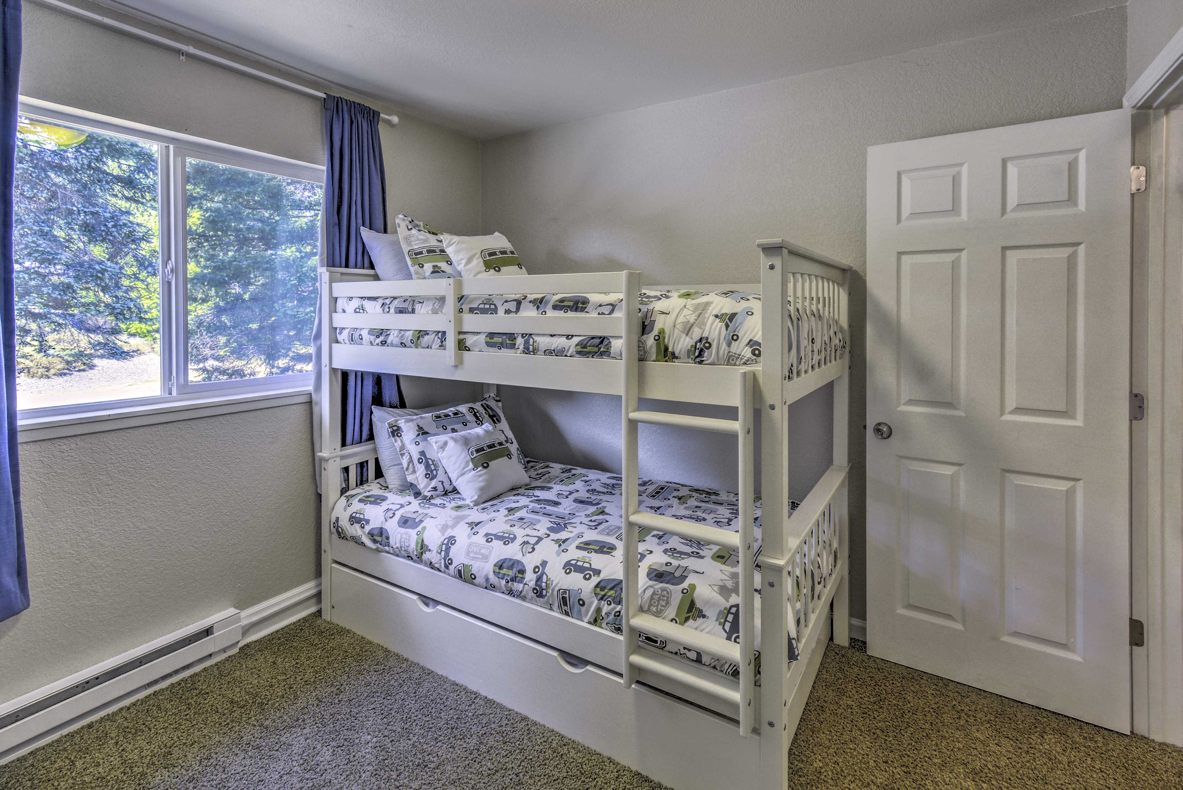 Bedroom 3 | Twin Bunk Bed, Twin Trundle Bed