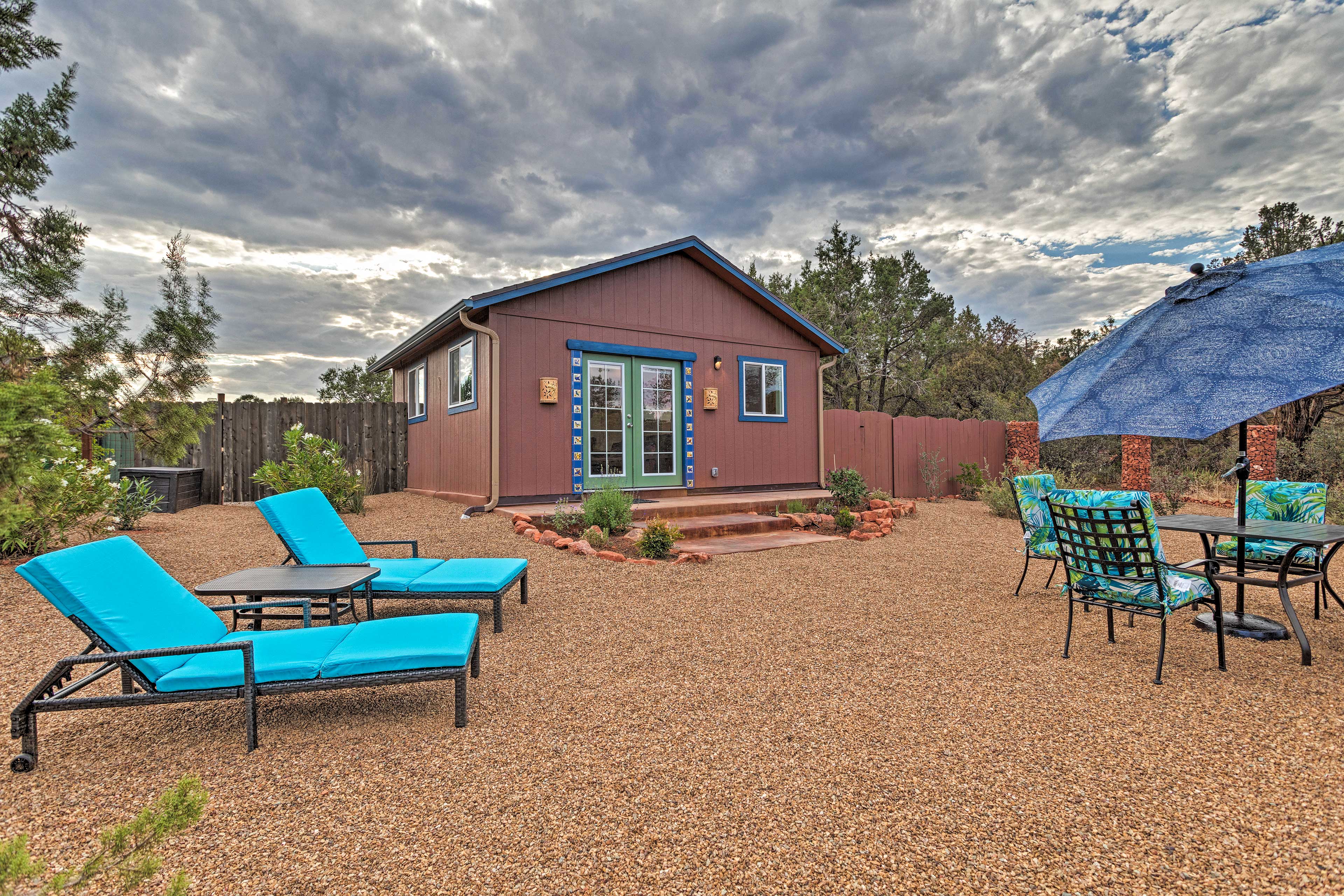 Sedona Vacation Rental | Studio | 1BA | 2 Stairs Required For Entry | 400 Sq Ft