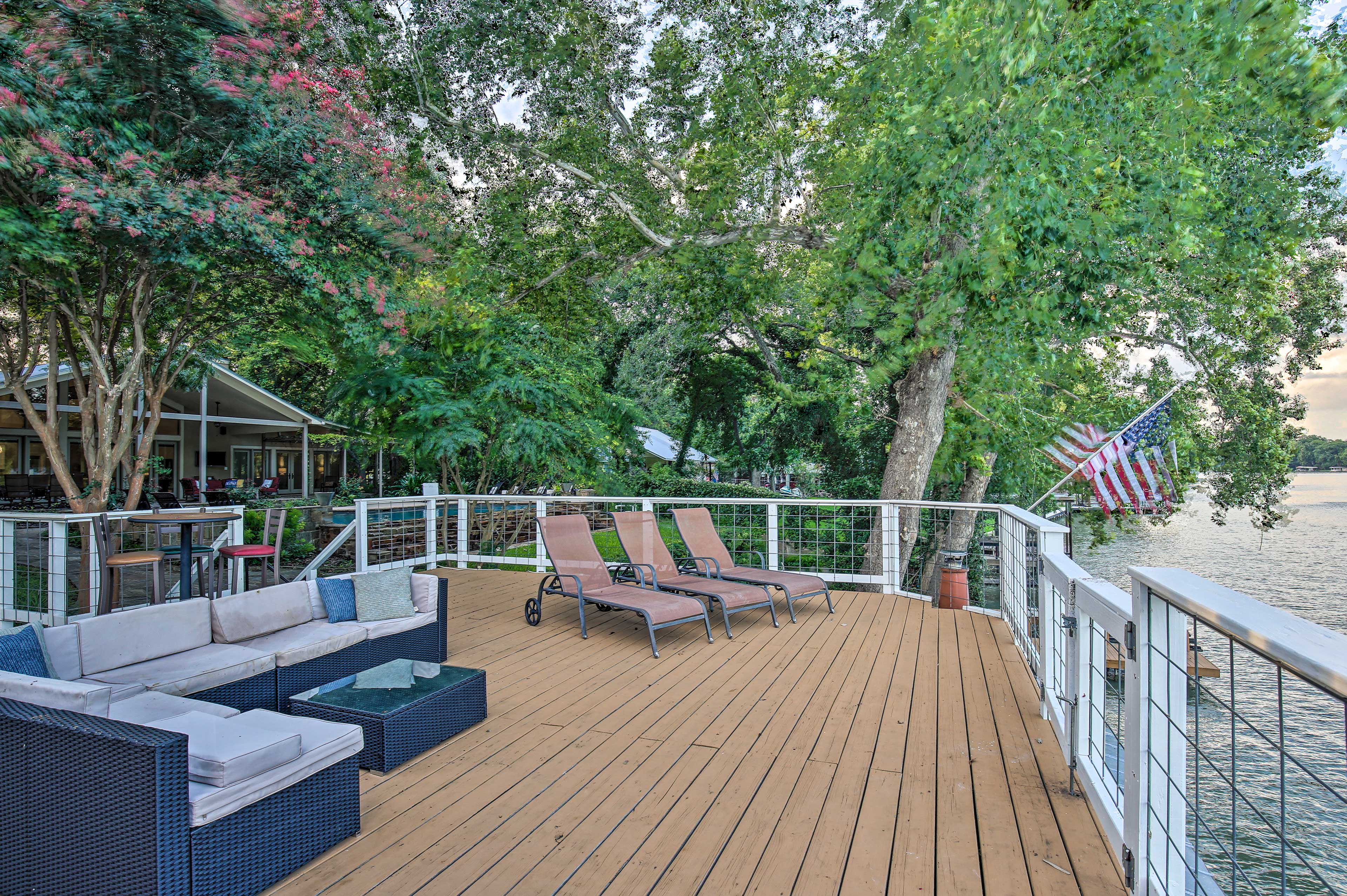Rooftop Deck | Guadalupe River Views