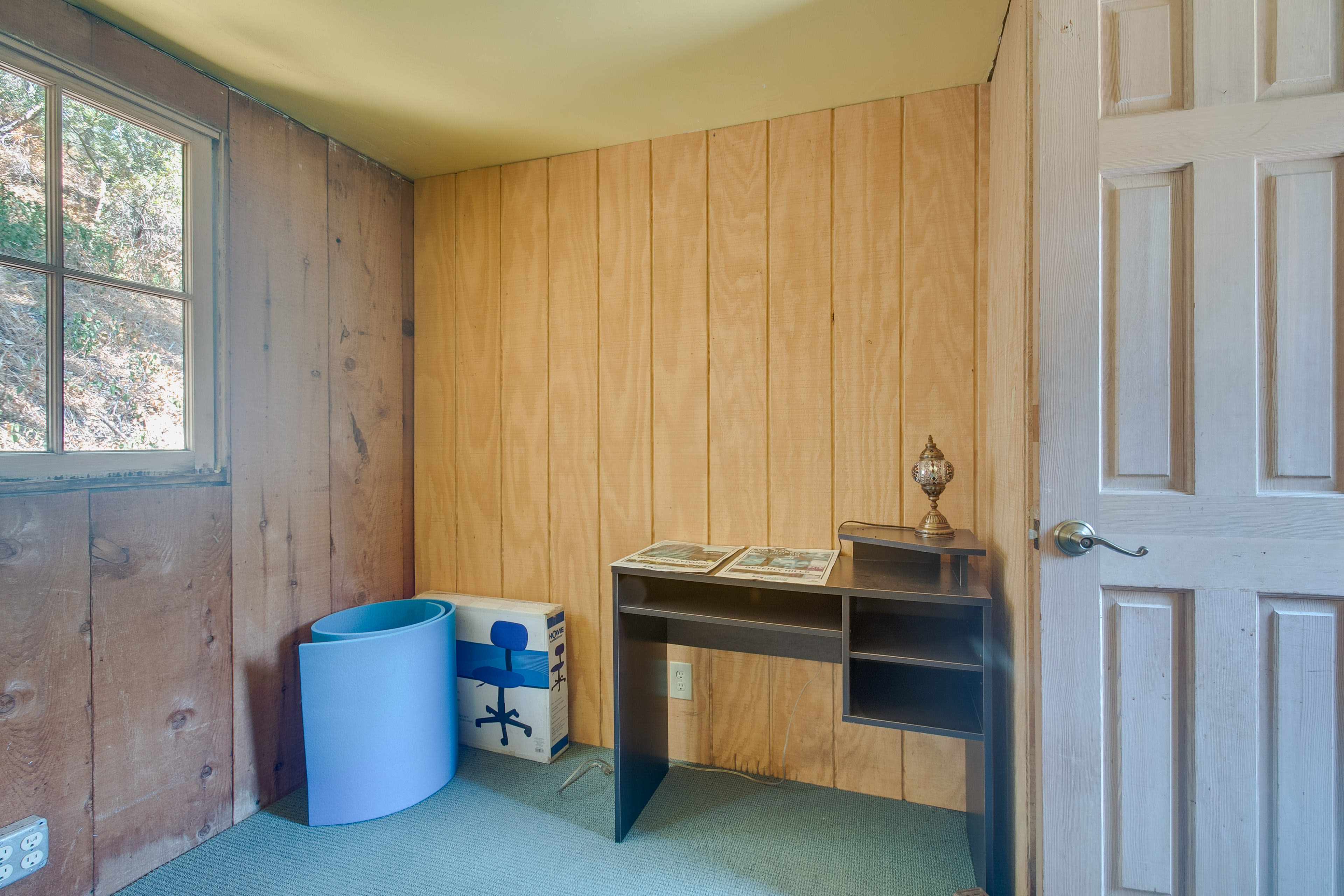 Bonus Room | Desk Workspace