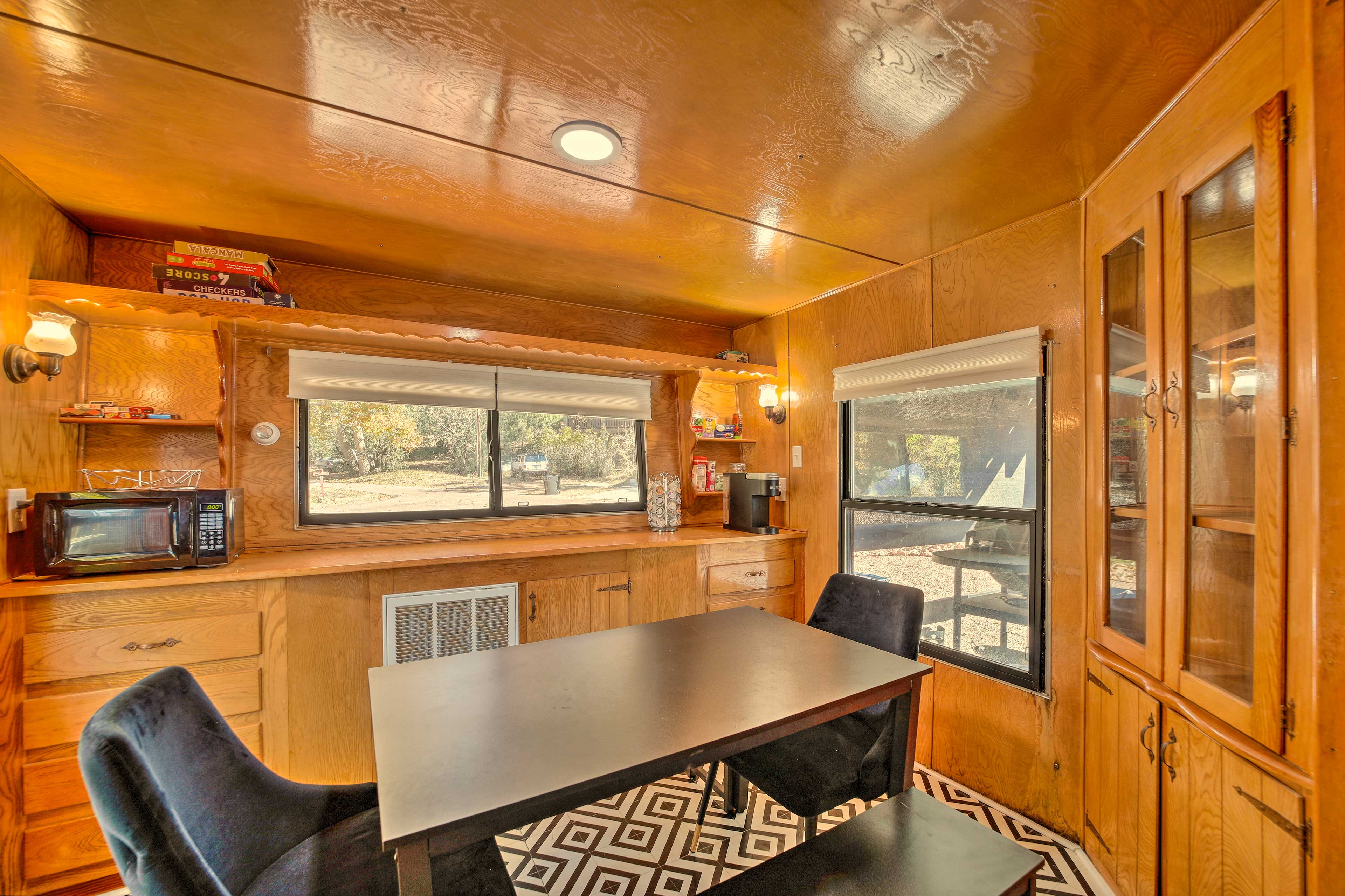 Dining Area | Dining Table | Dishware/Flatware