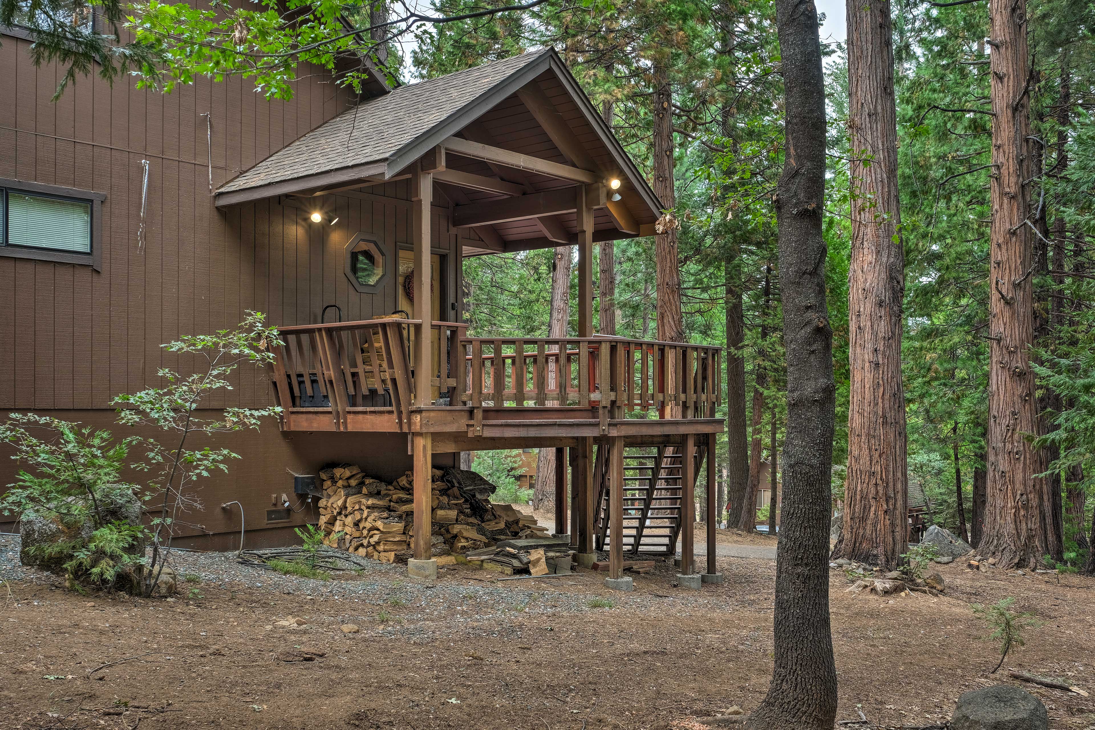 Camp Connell Vacation Rental | 2BR | 2.5BA | 2-Story Cabin | 2,244 Sq Ft