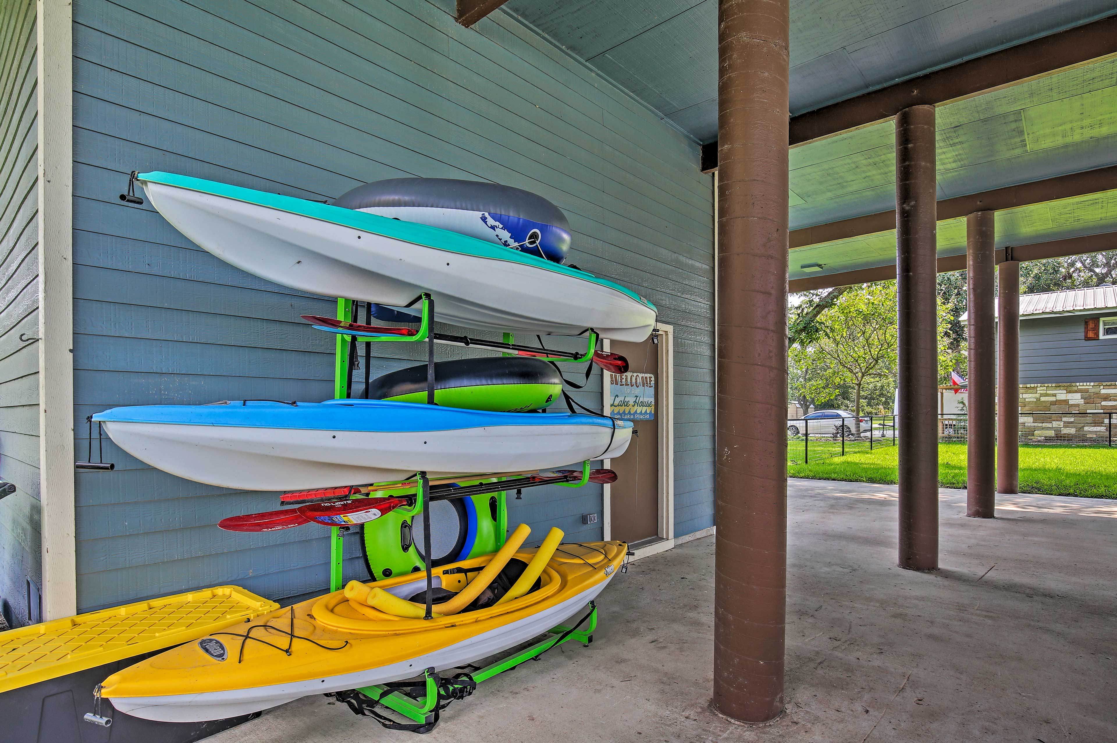 Covered Patio | Kayaks Included