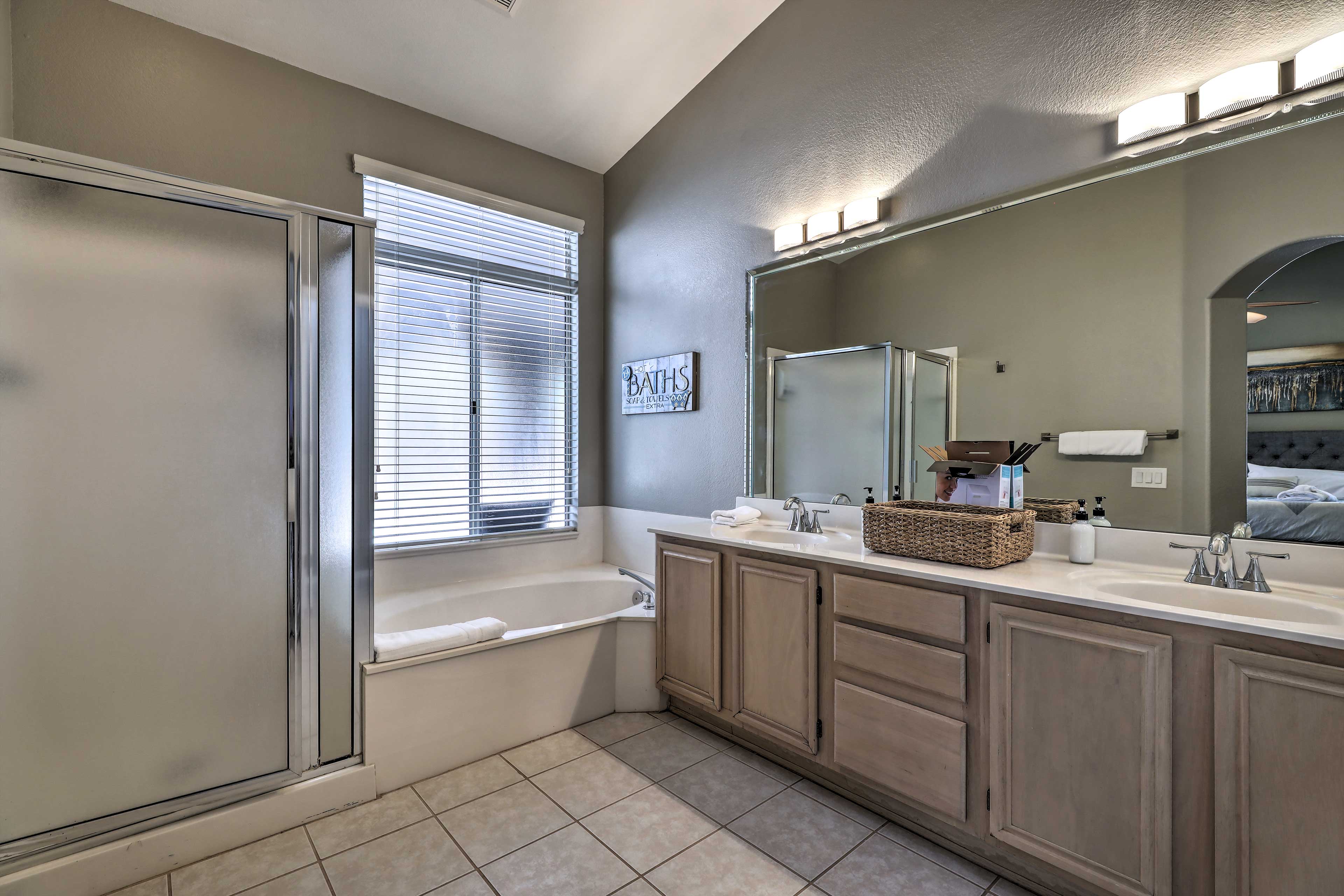 En-Suite Bathroom | Linens & Towels Provided