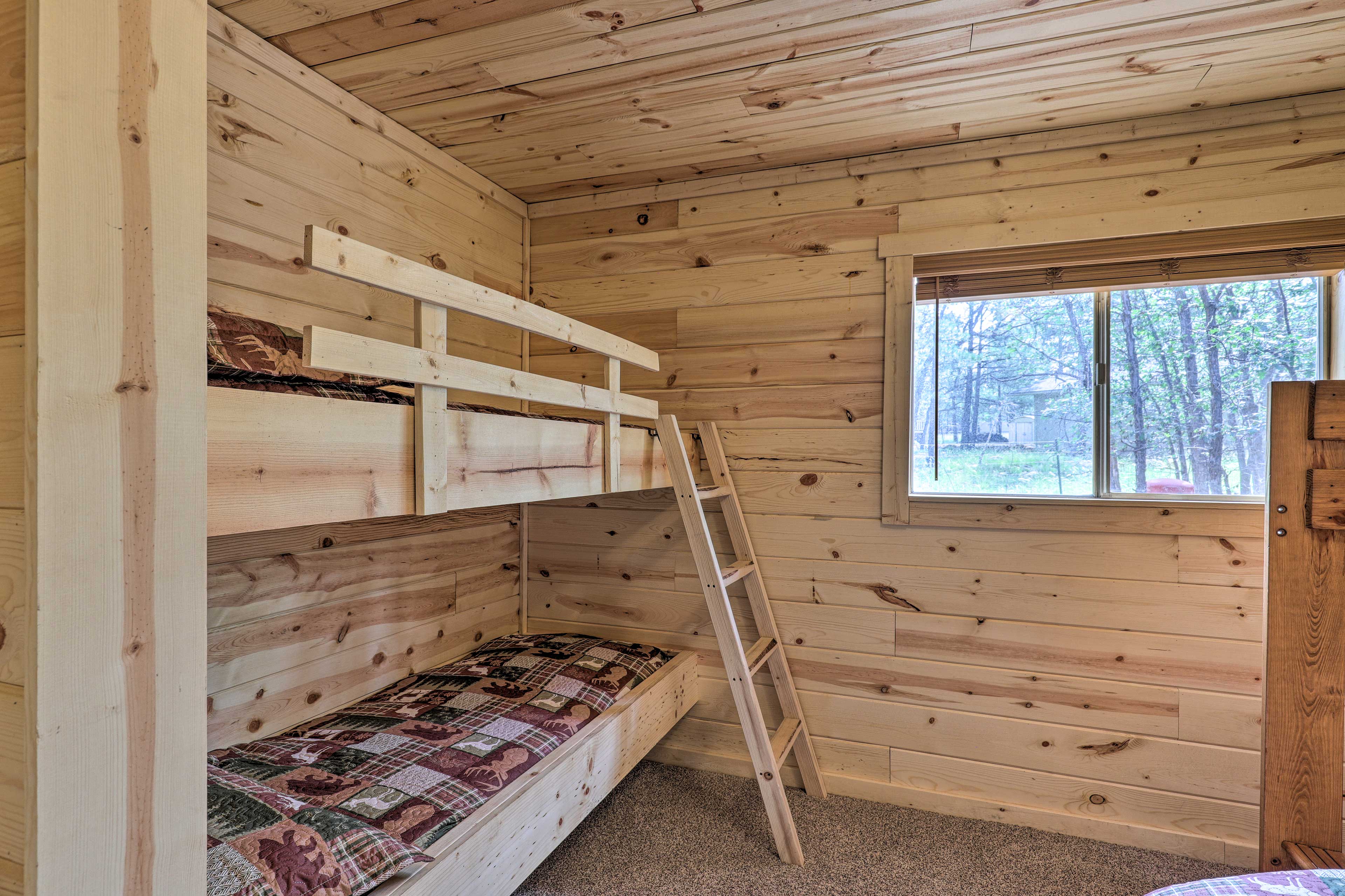 Bedroom 2 | Twin Bunk Bed | Twin/Full Bunk Bed