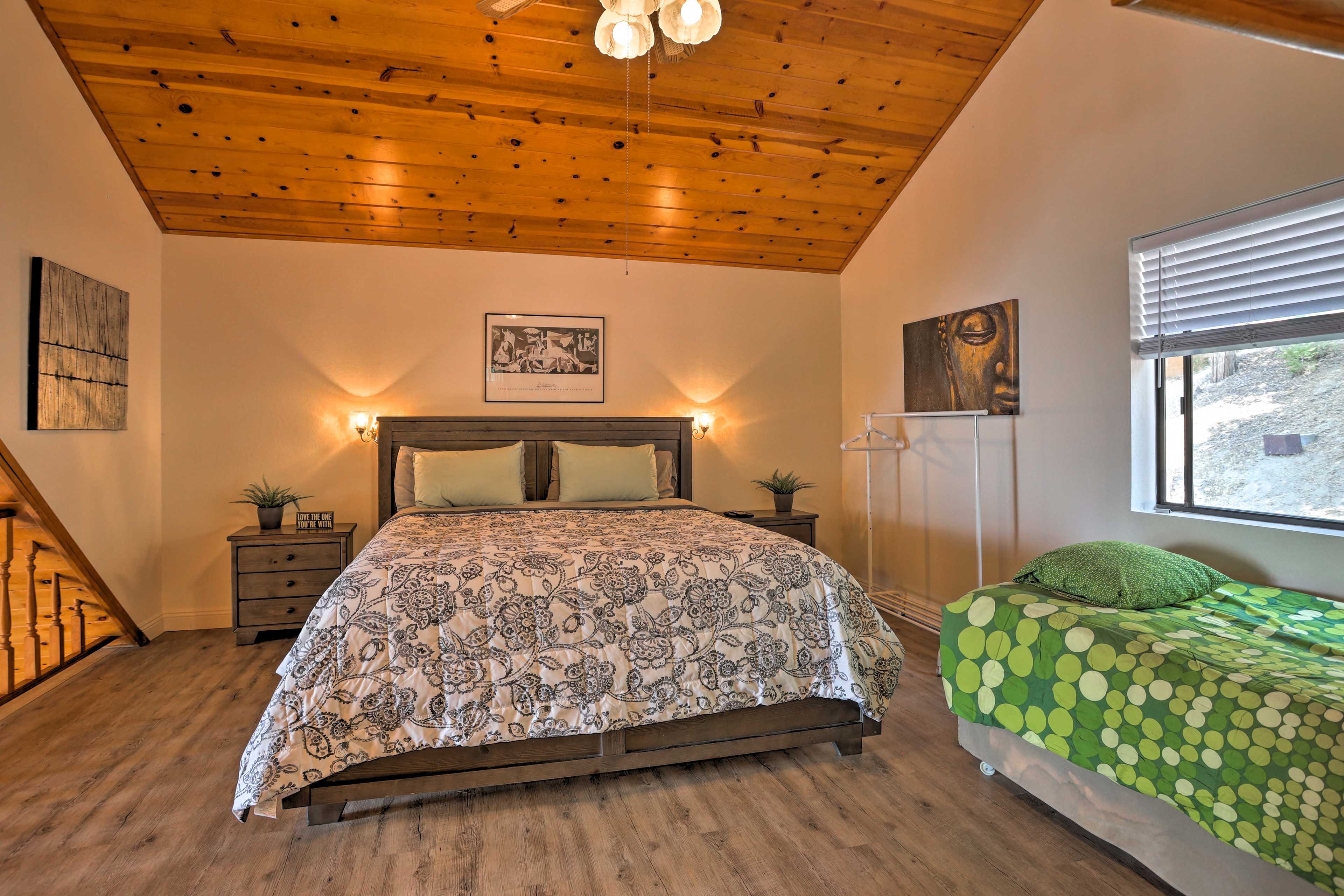 Bedroom 2 (Loft) | King Bed | Twin Bed