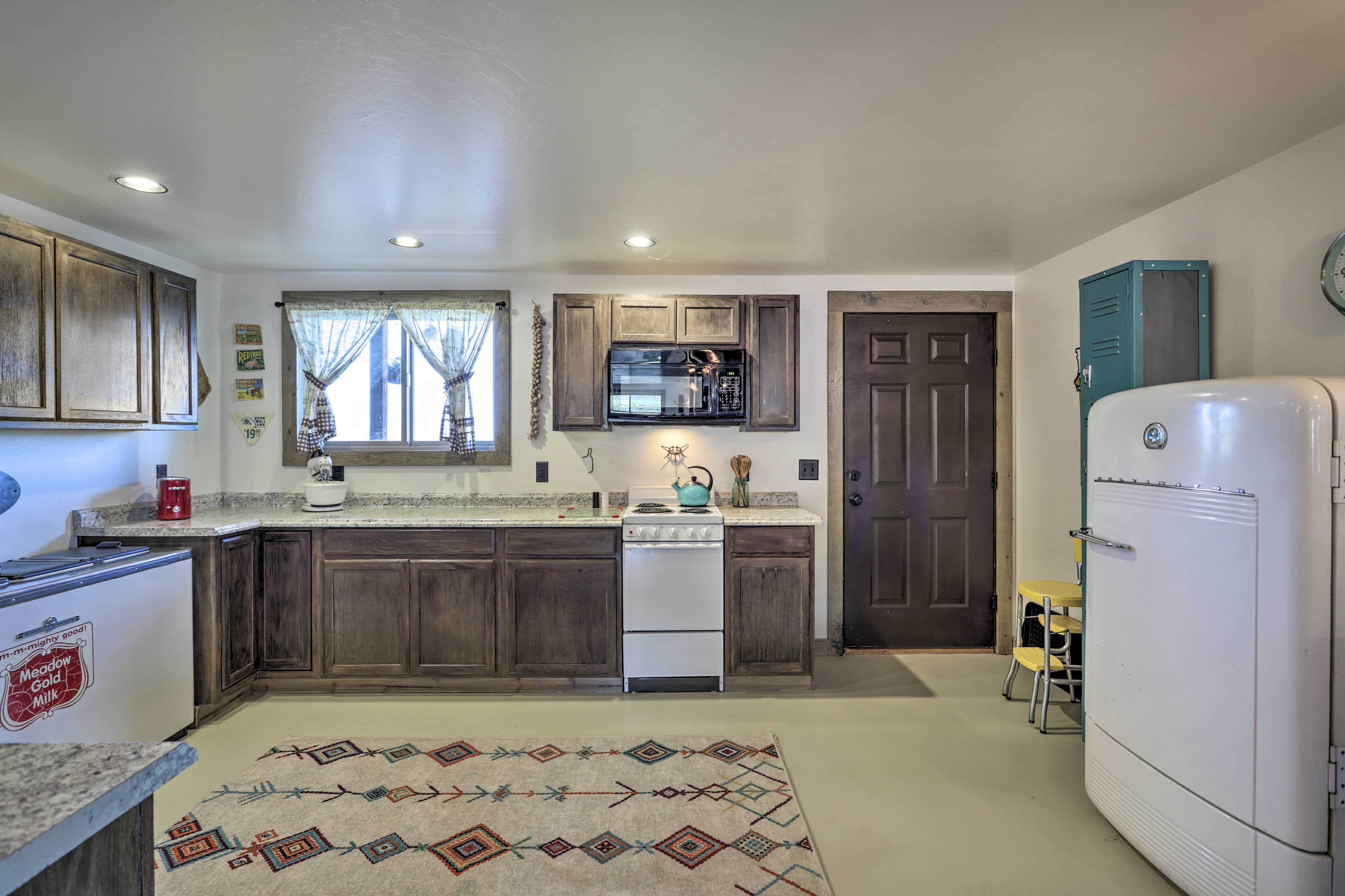 Kitchen | Fully Equipped