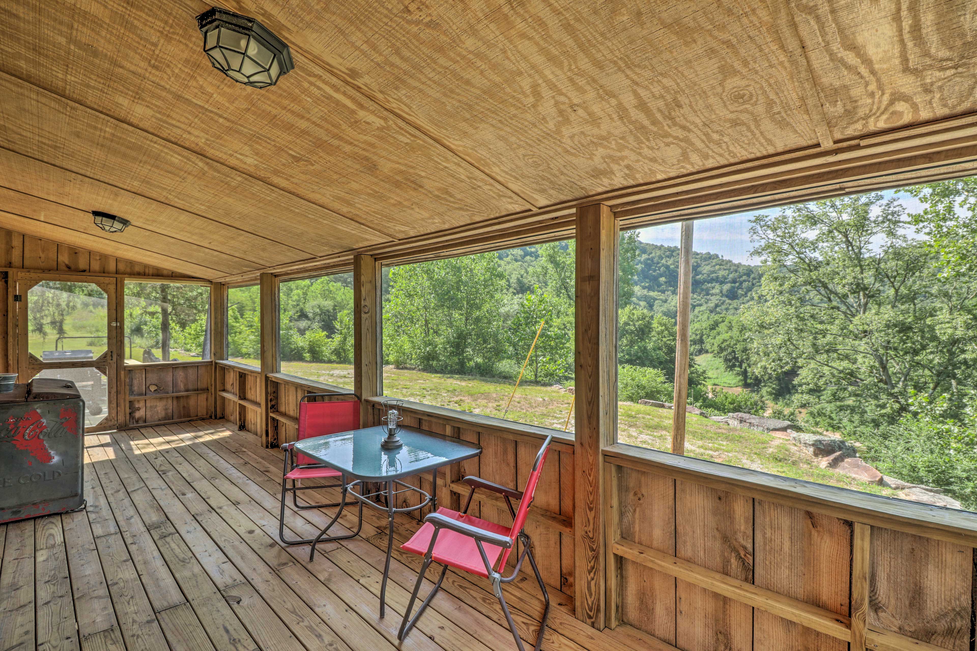 Screened-In Porch