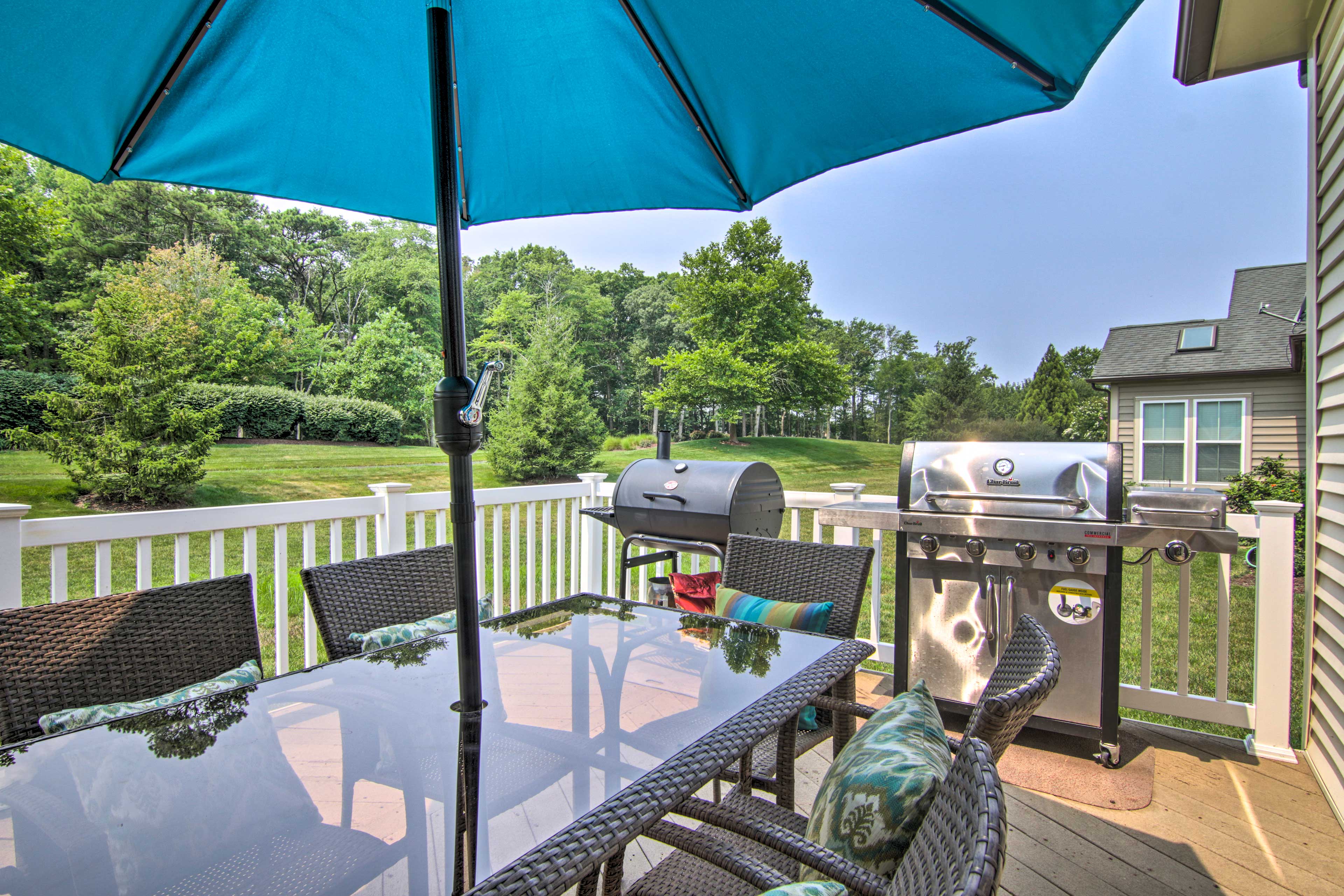 Deck | Gas Grill | Charcoal Grill Not Available for Guest Use