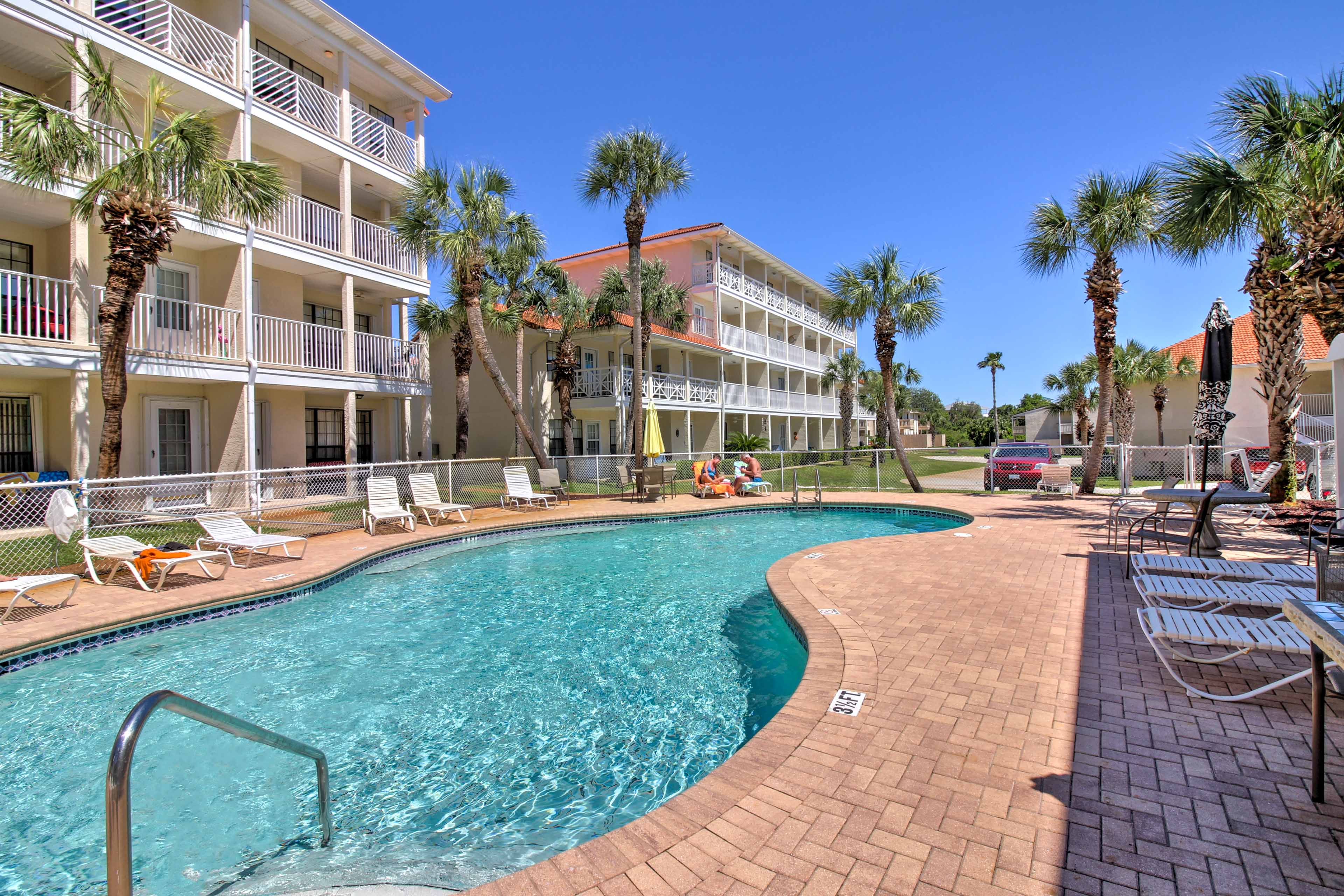 Horizon South Resort | Community Pool