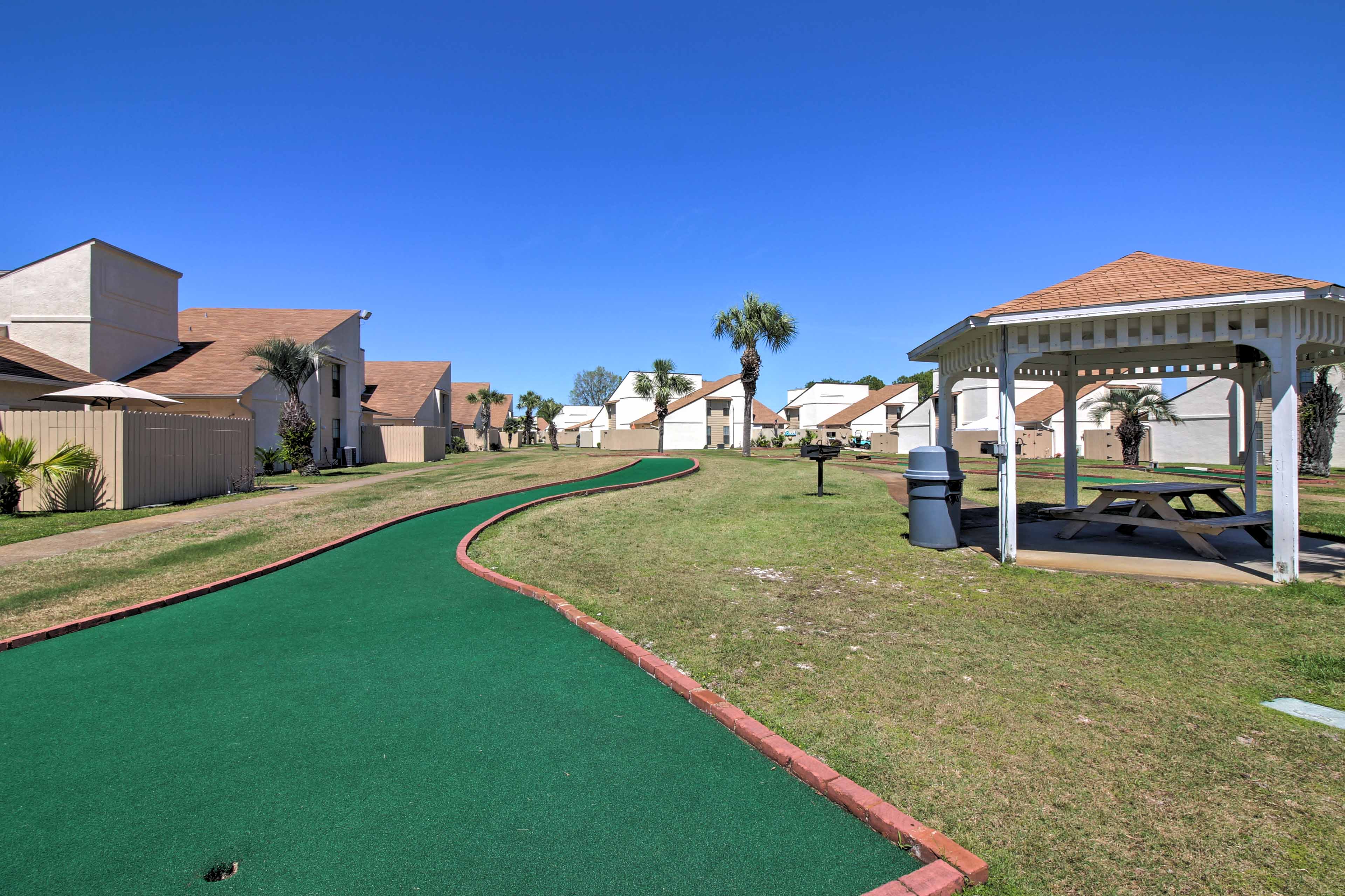 Horizon South Resort | Community Mini Golf