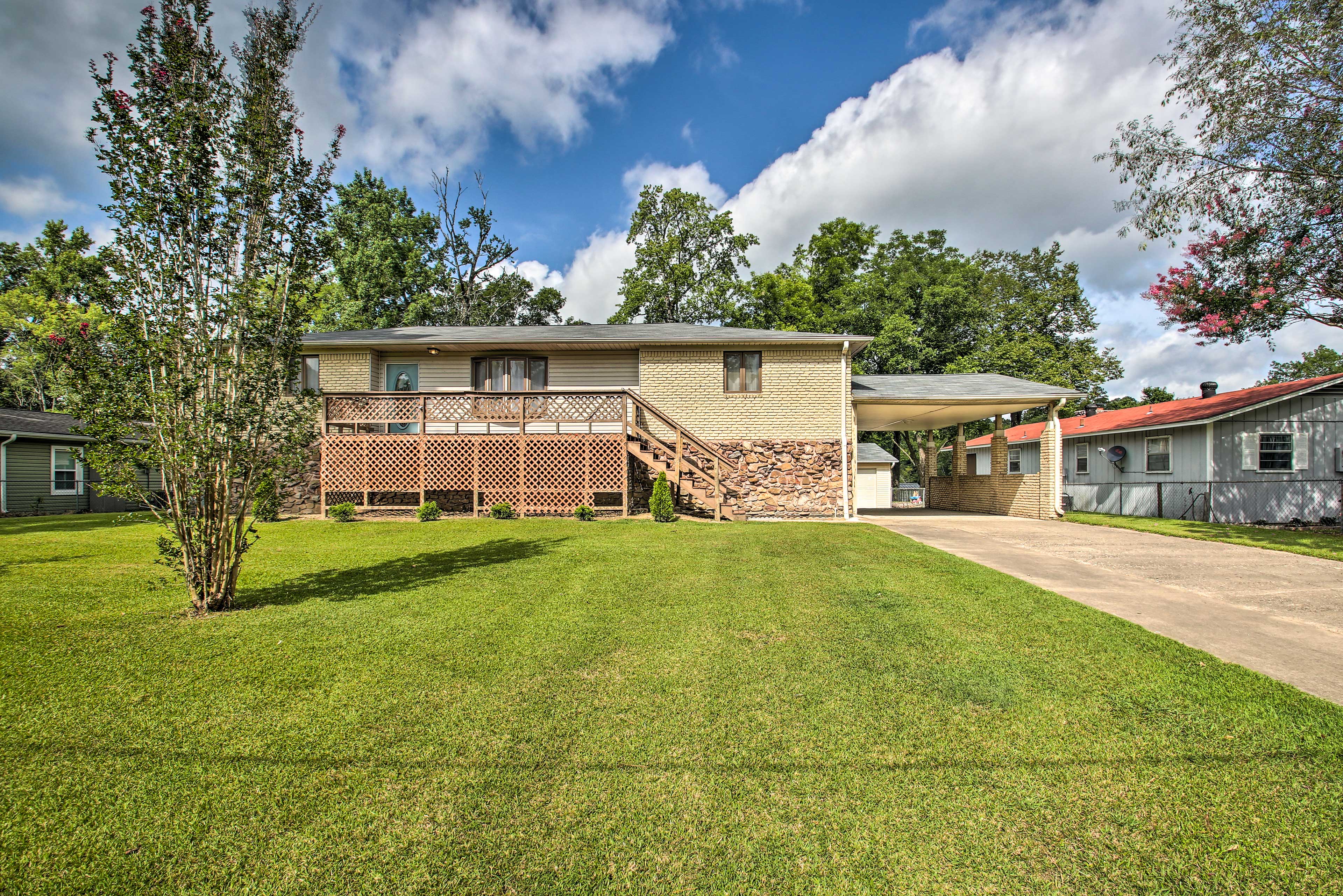 Parking | Carport (1 Vehicle) | Driveway (3 Vehicles)