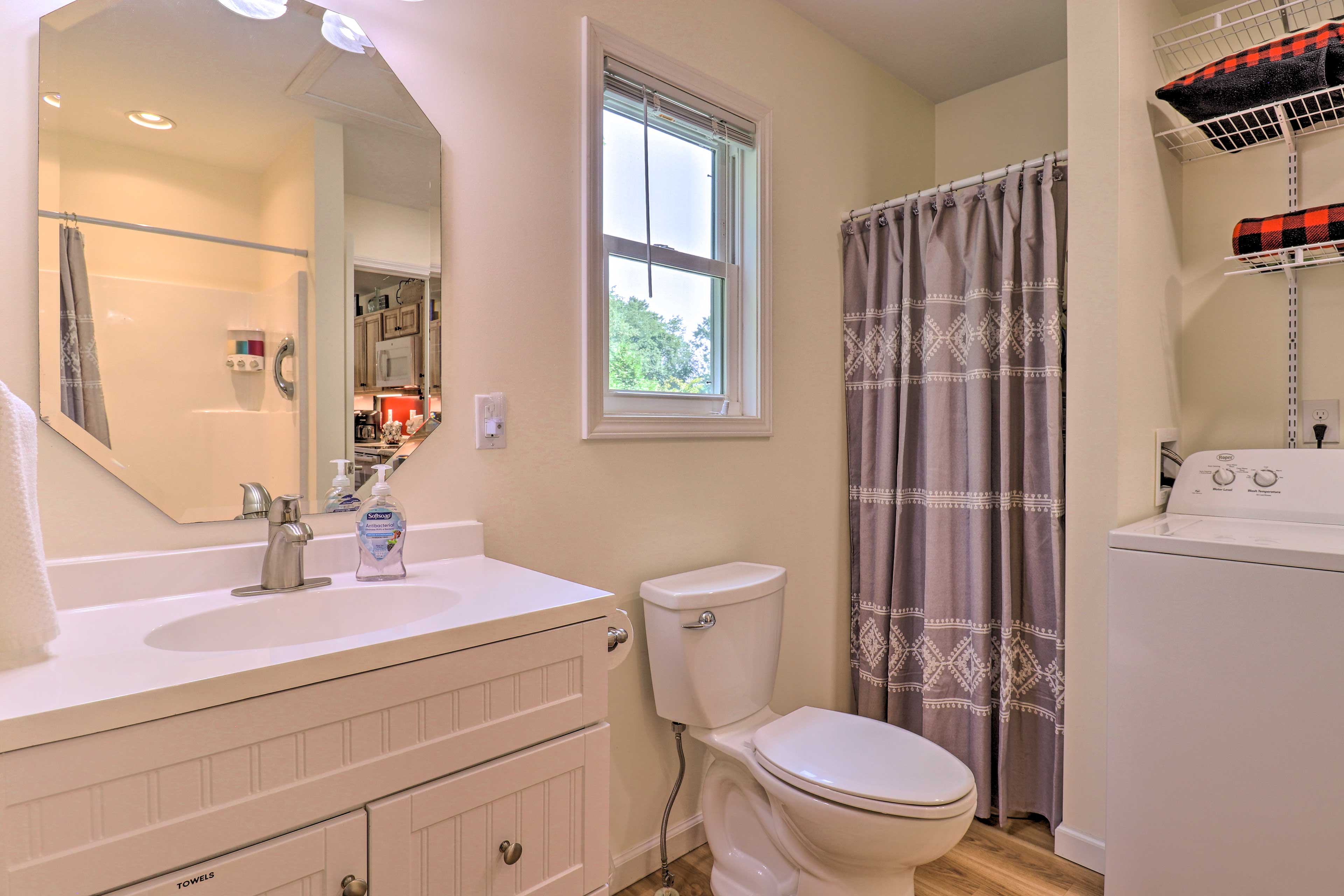 Bathroom | Walk-In Shower