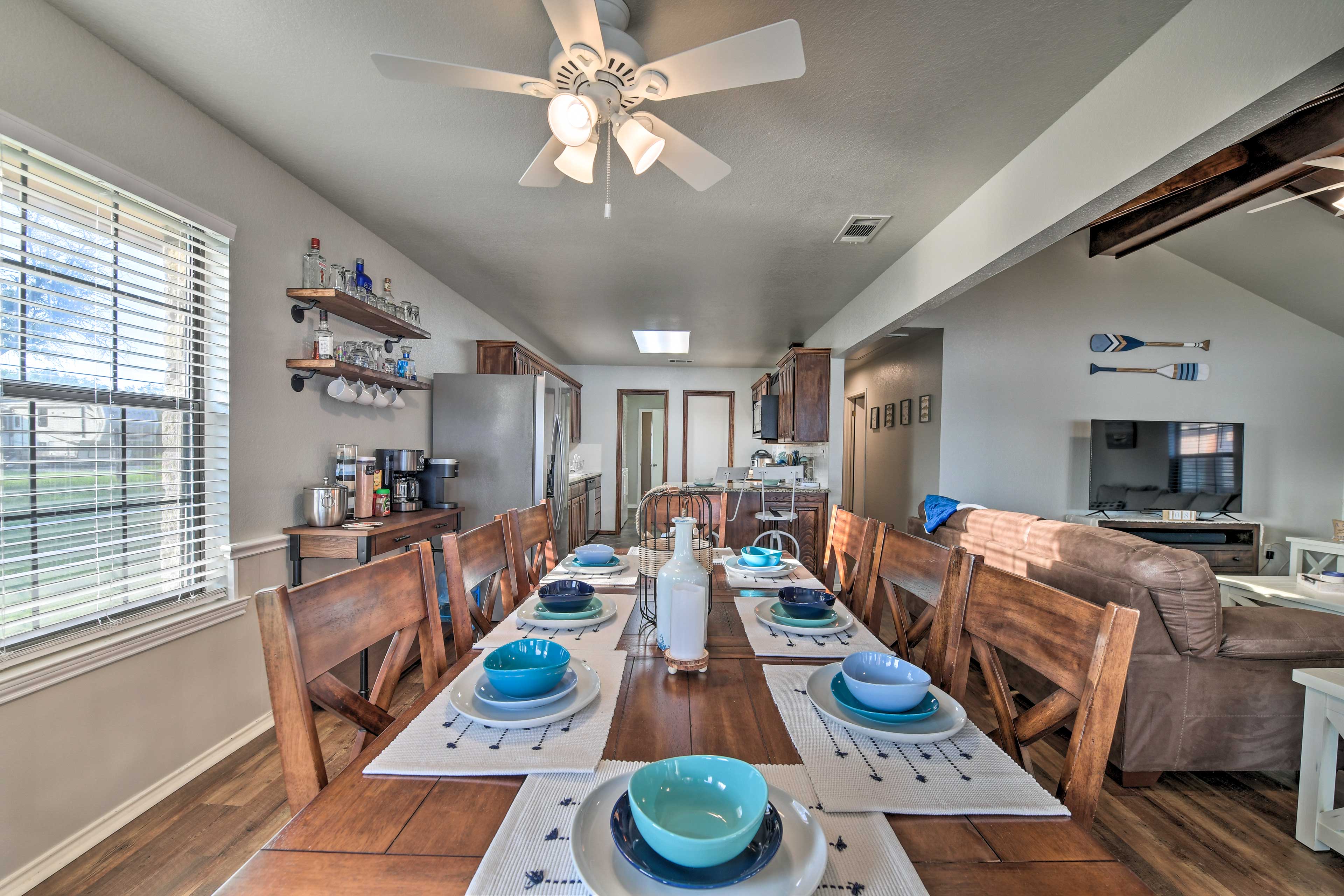 Dining Area | Dishware/Flatware