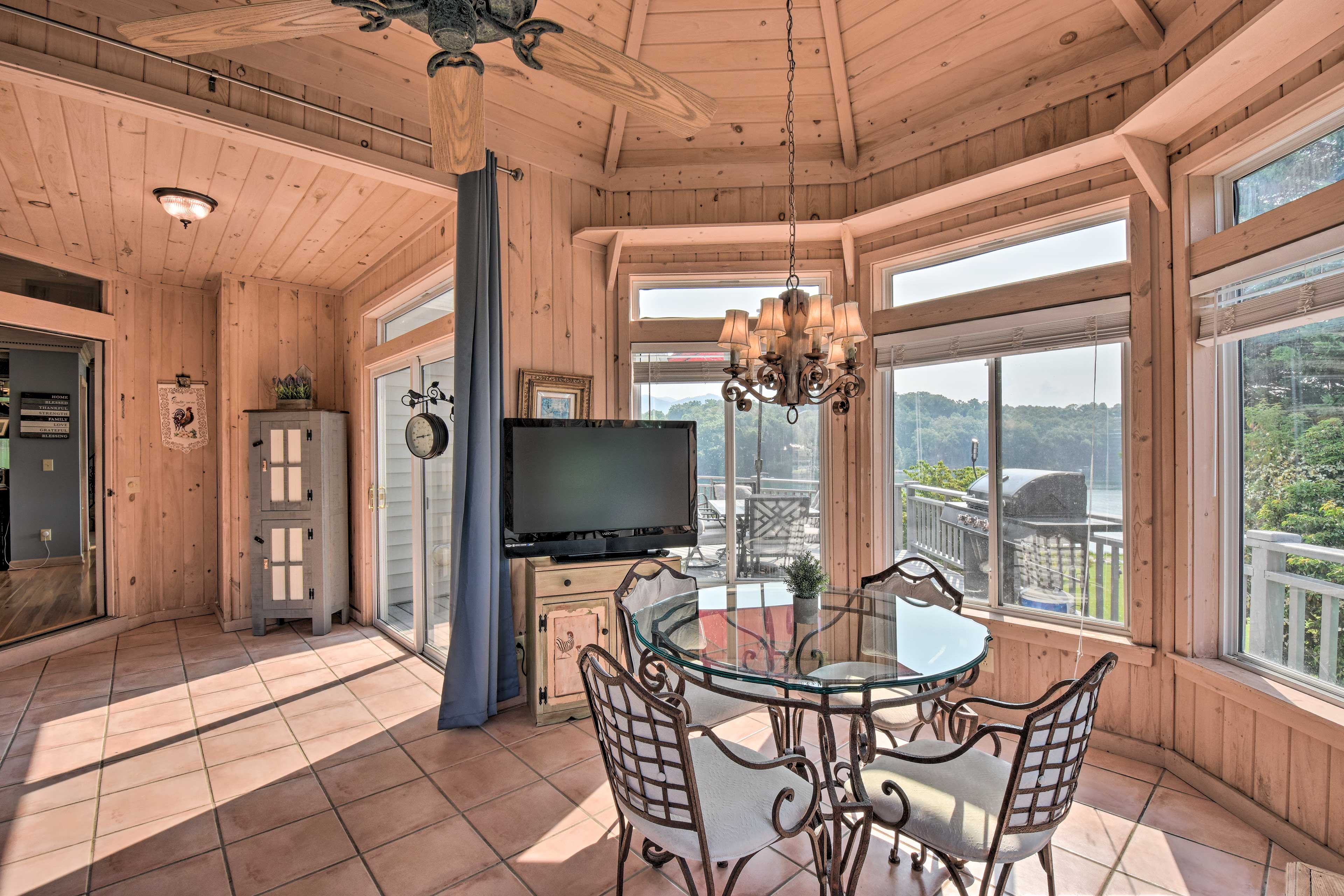 Bedroom 4 (Sunroom)