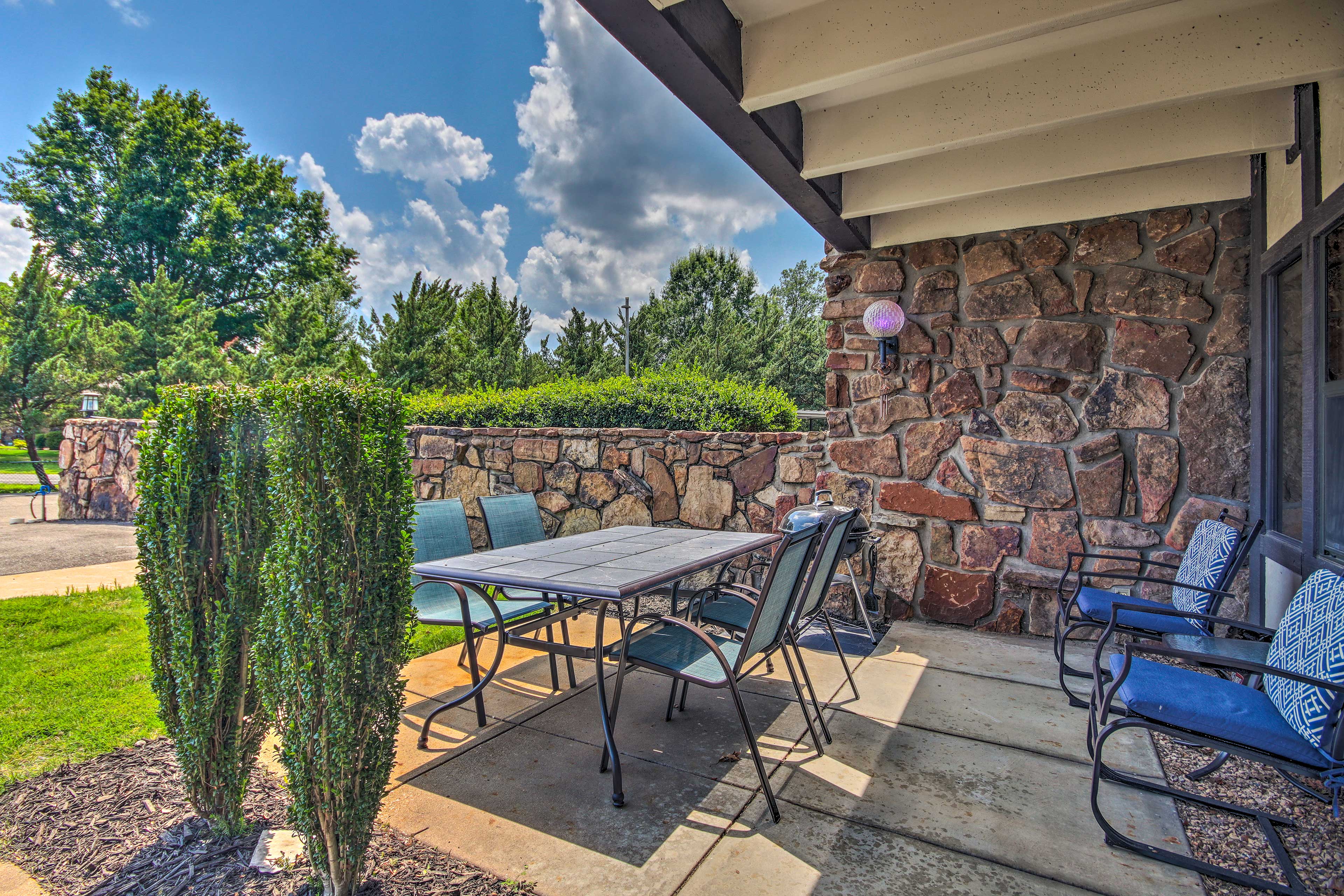 Private Patio | Gas Grill