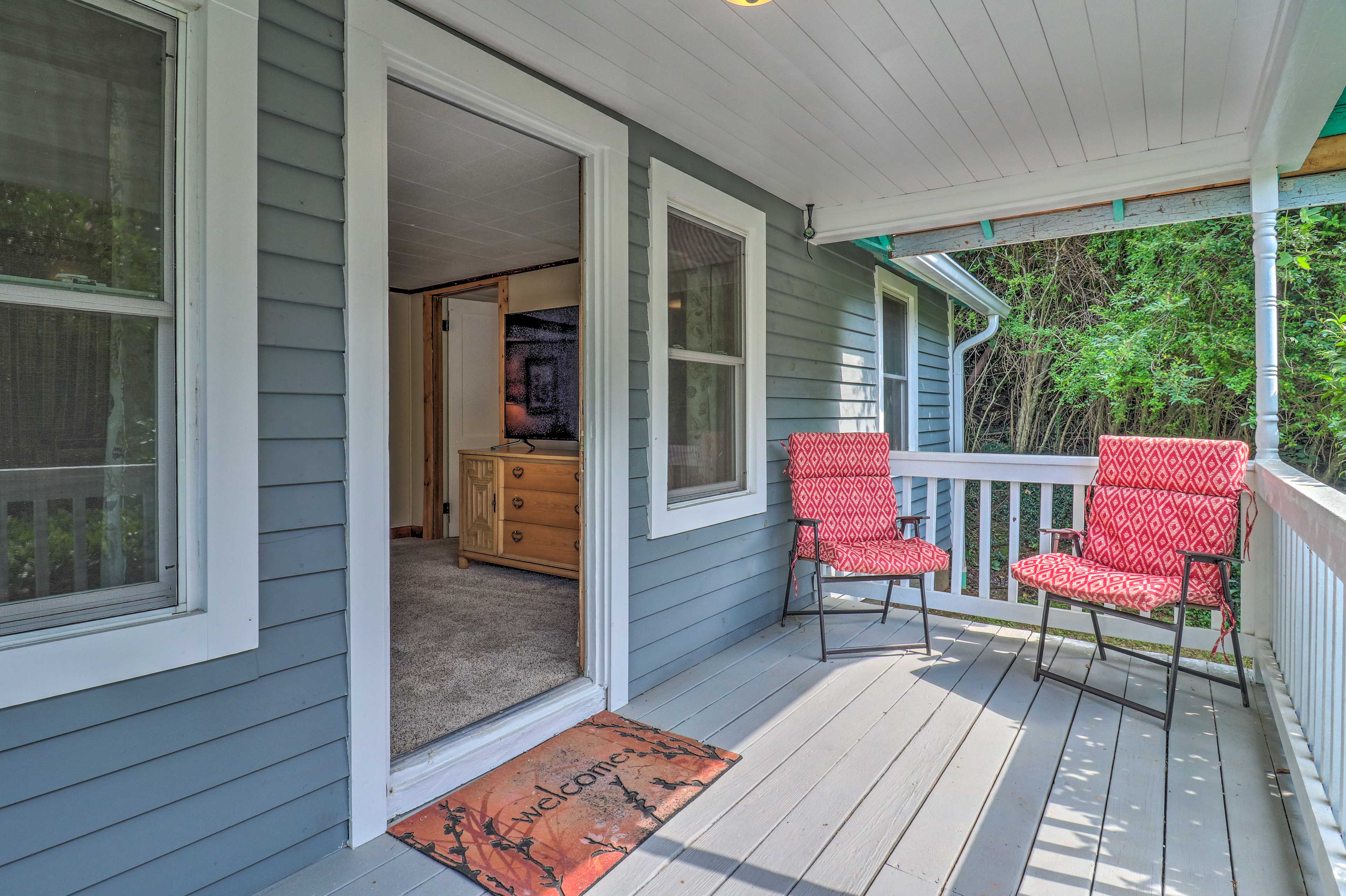 Covered Porch | Patio Furniture