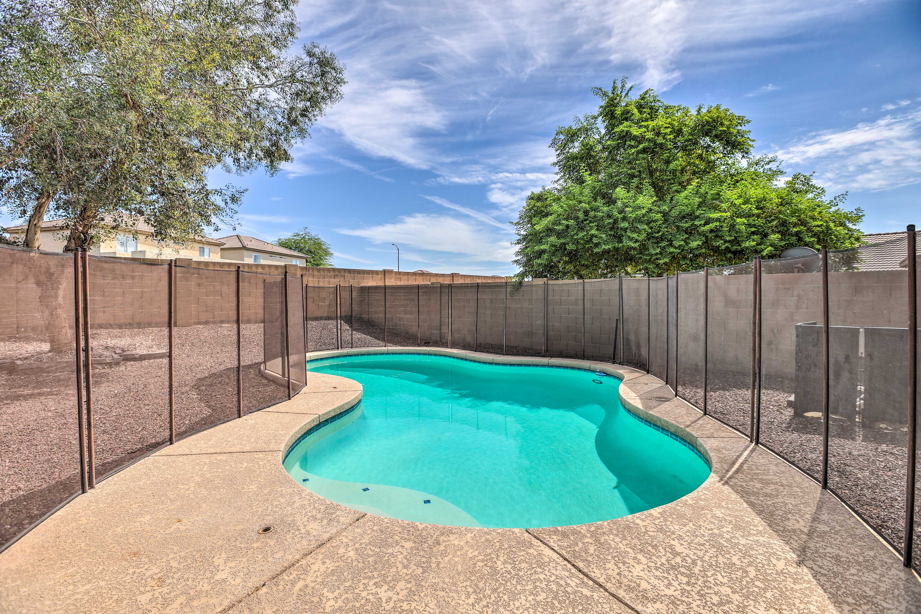 Private Yard | Unheated Pool