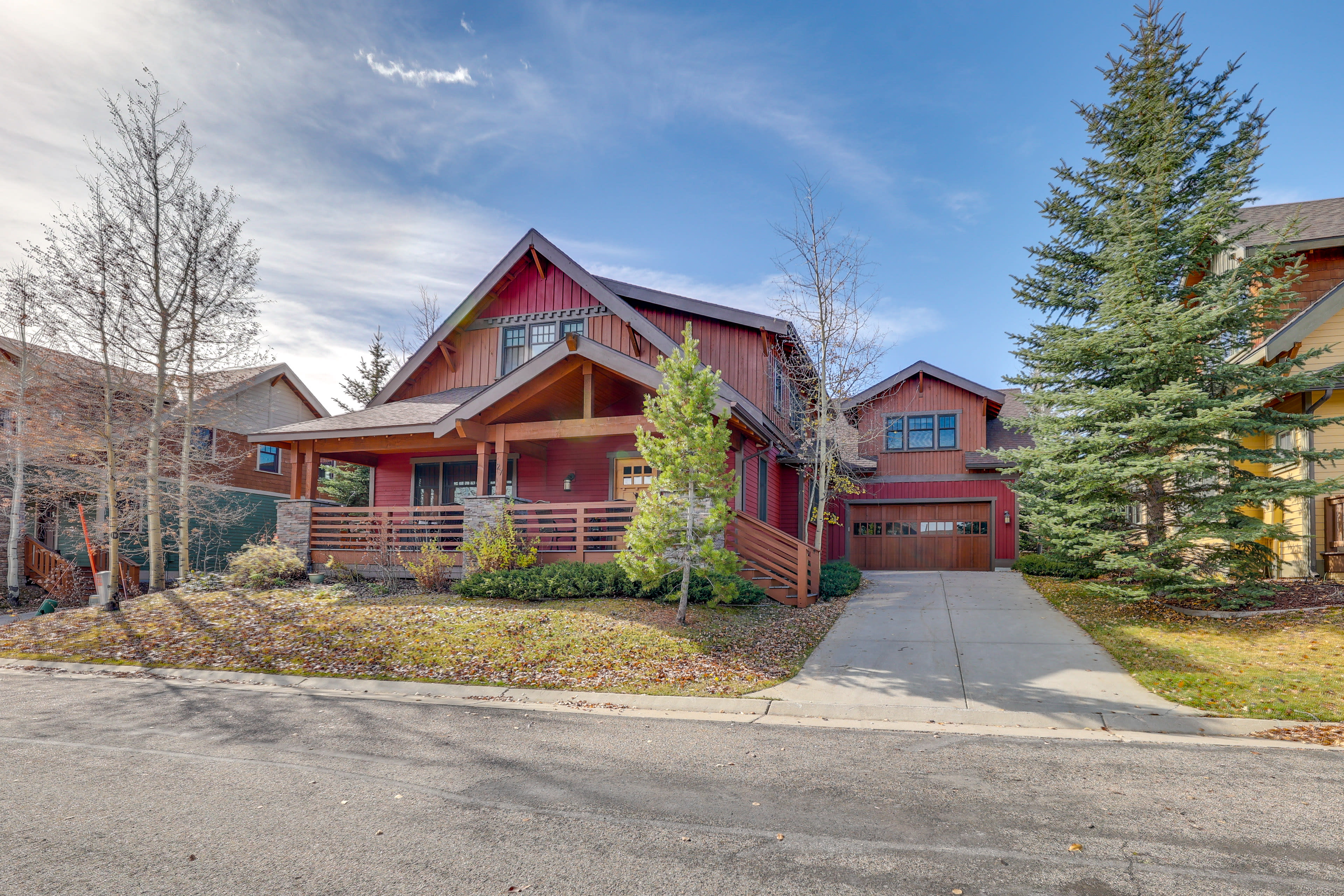 Quiet Fraser Family Escape: Hot Tub & Front Porch!