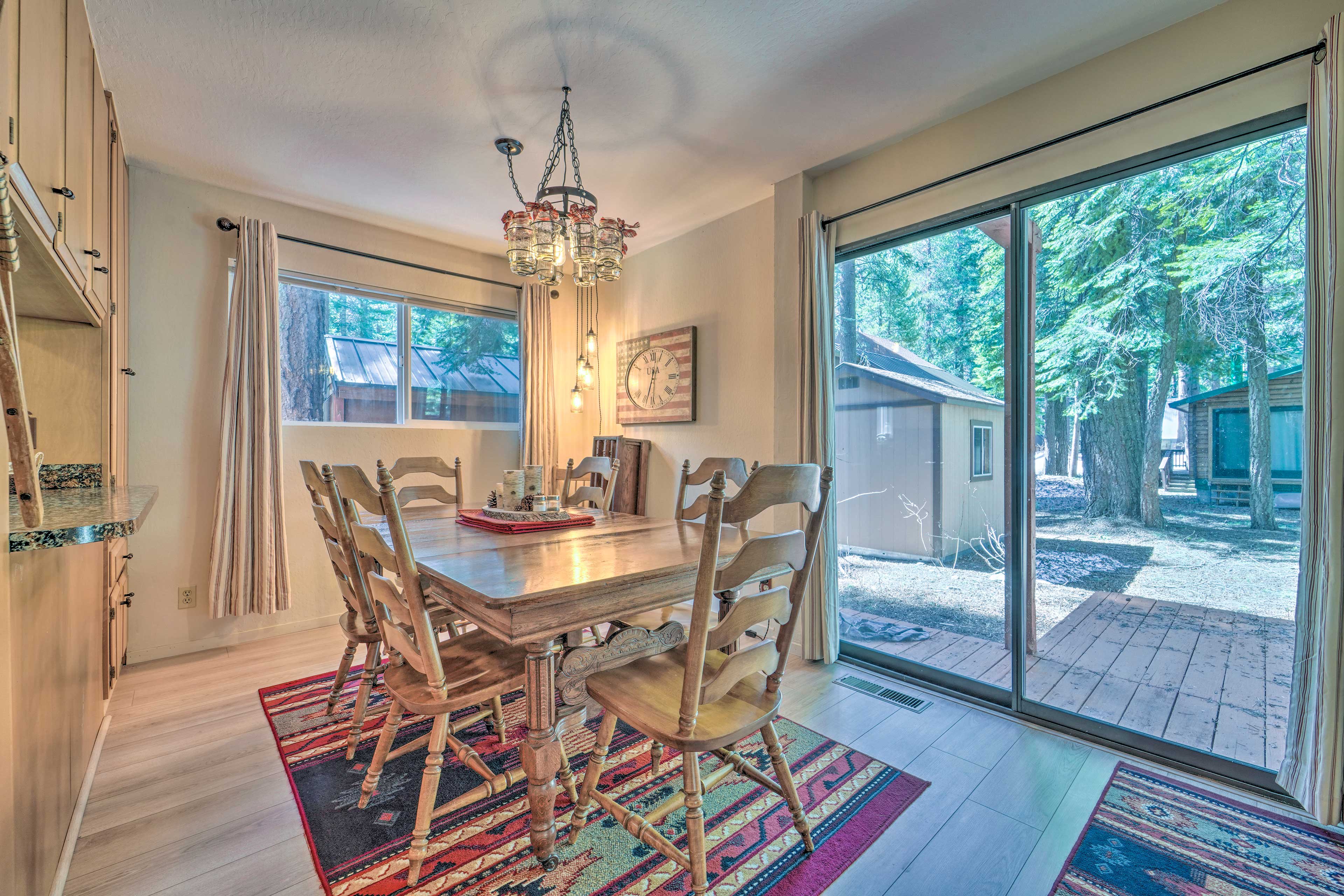 Dining Area | Dishware & Flatware