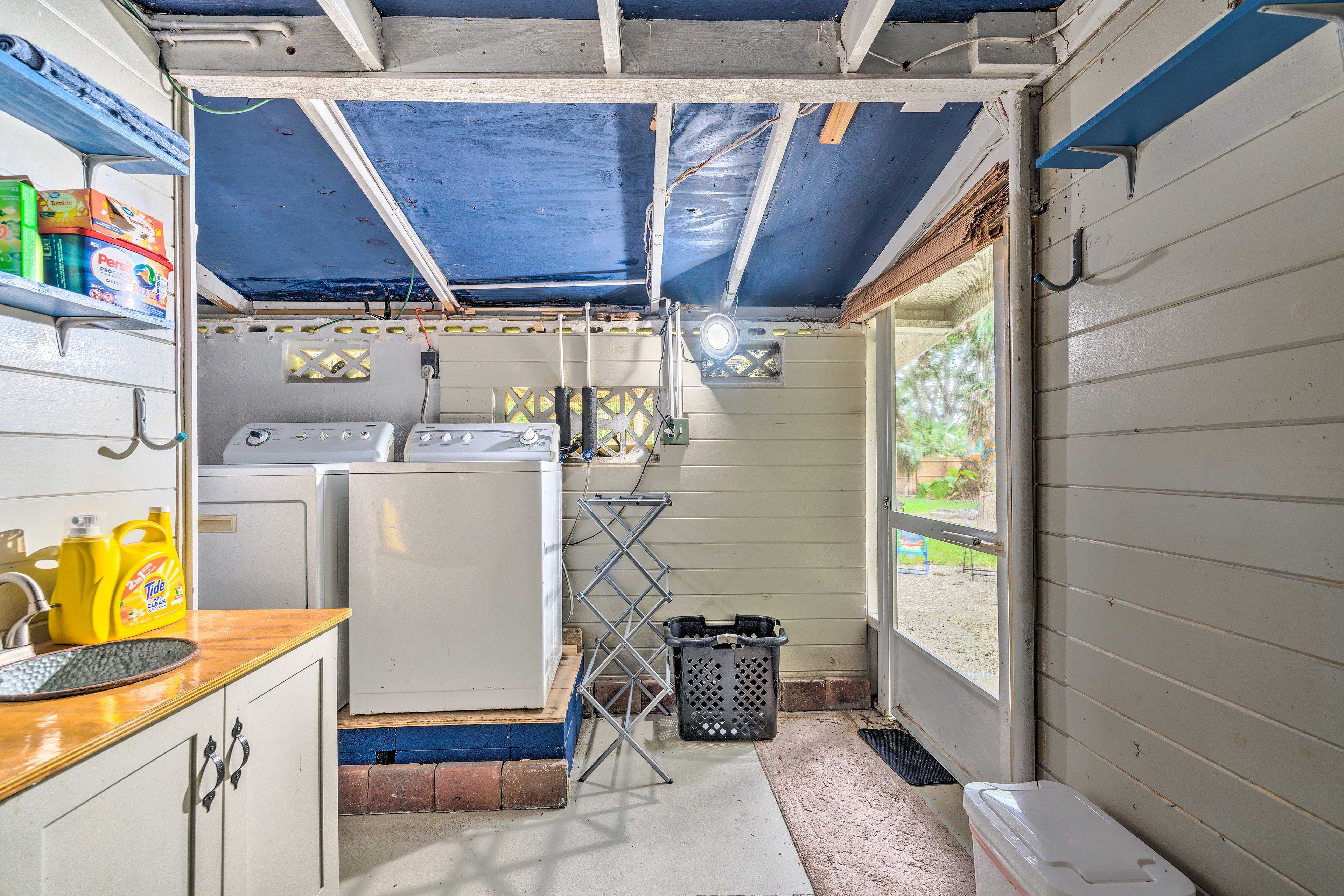 Laundry Area | Washer & Dryer