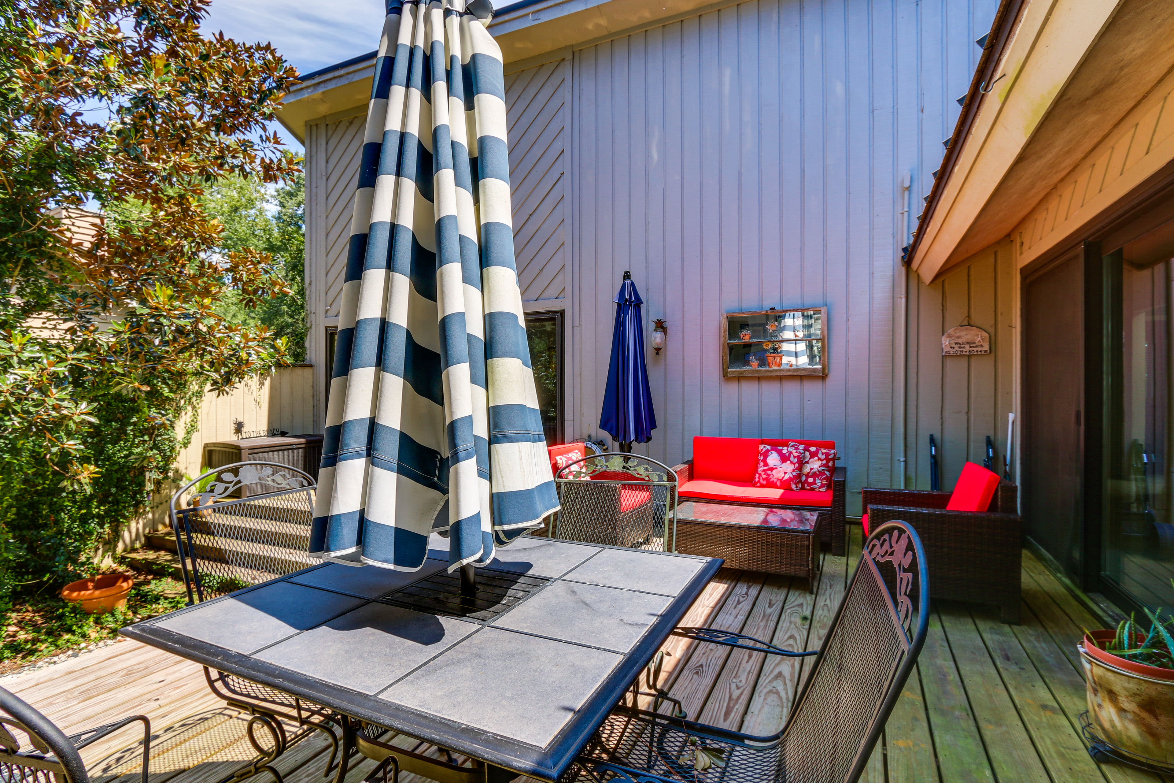 Deck | Dining Area | Charcoal Grill