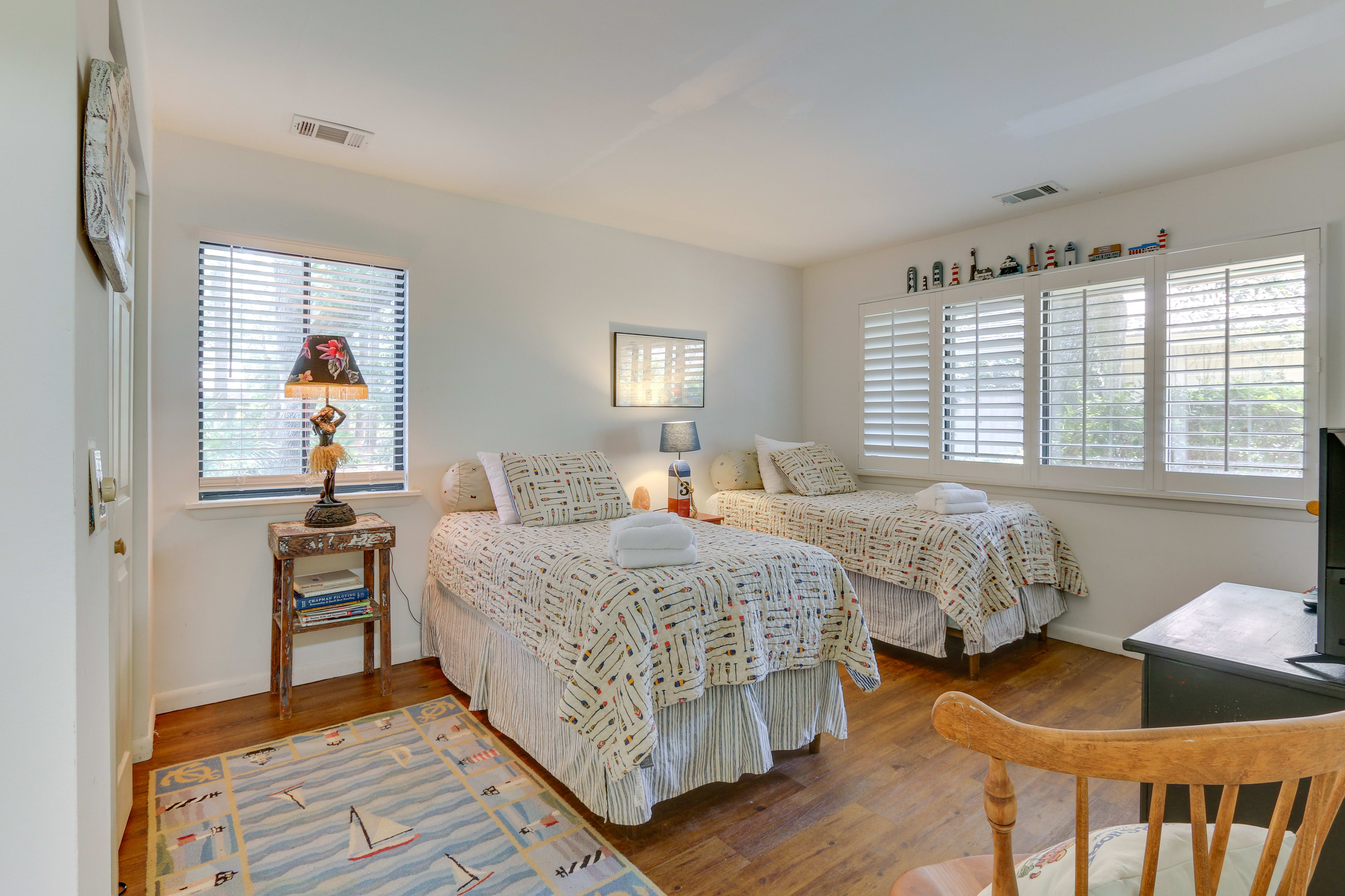 Bedroom 2 | 2 Twin Beds