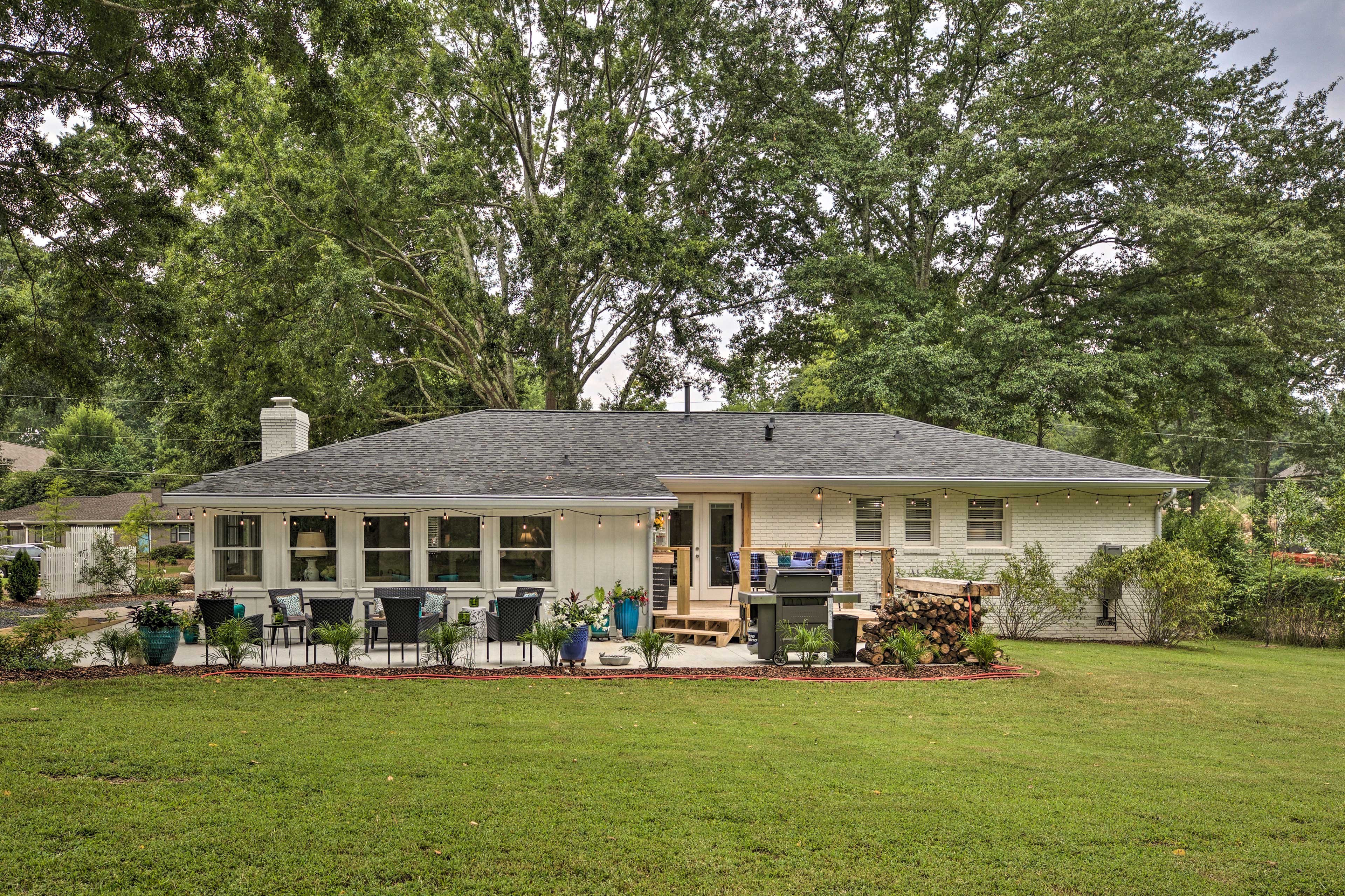 Backyard | Outdoor Entertainment Space