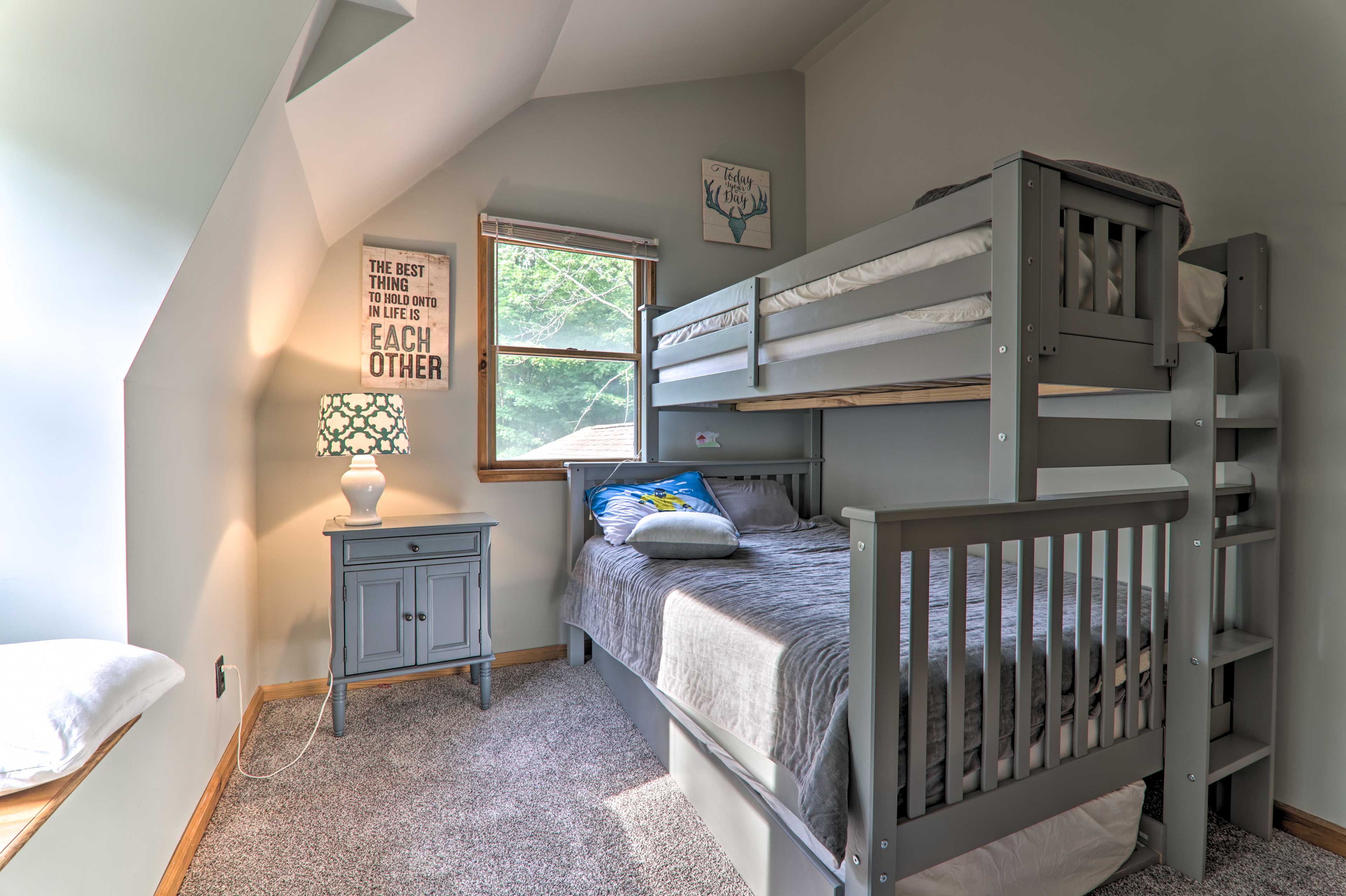 Bedroom 2 | Twin/Full Bunk Bed w/ Twin Trundle | 2nd Floor