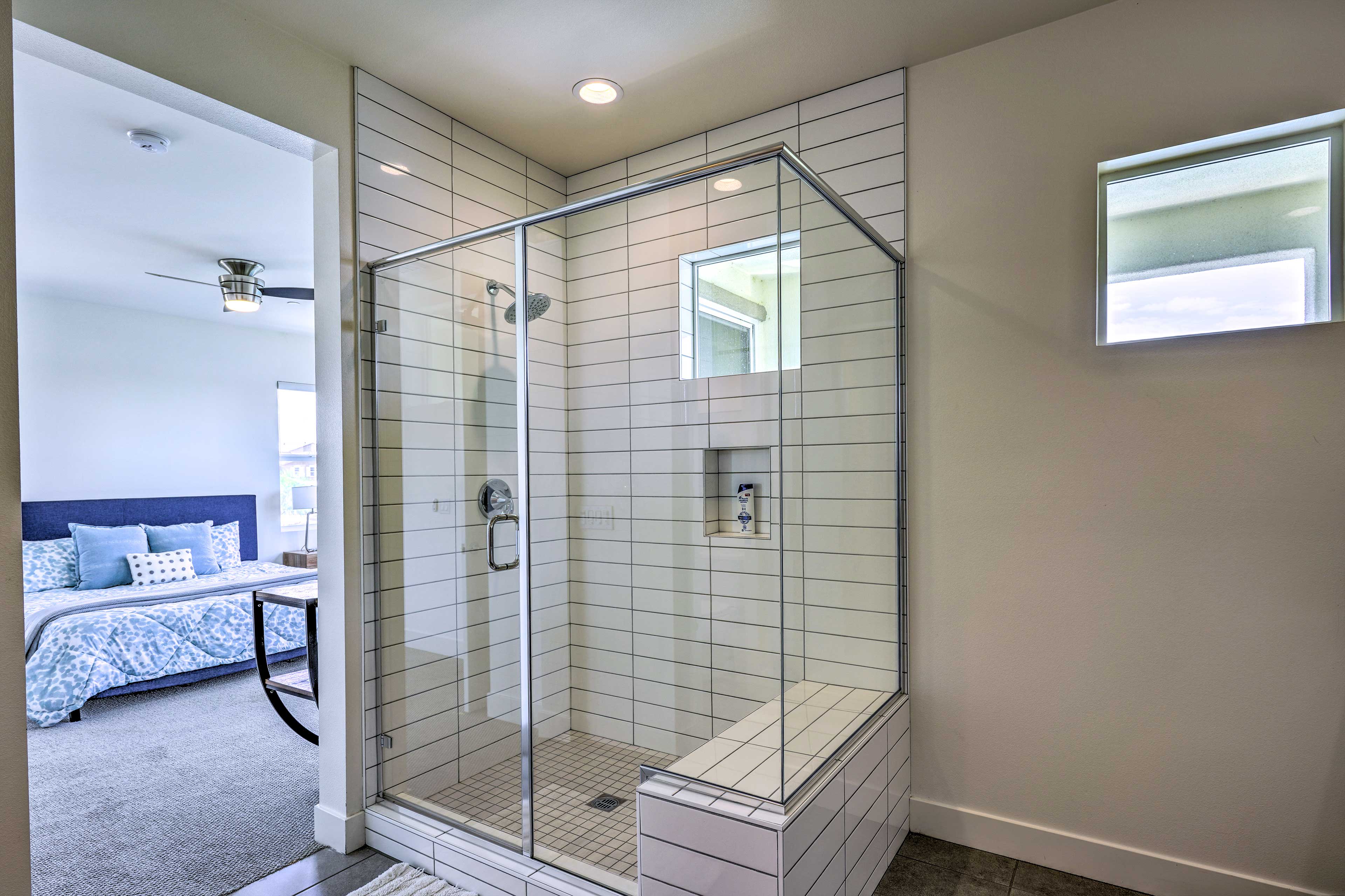 En-Suite Bathroom | Towels & Linens Provided