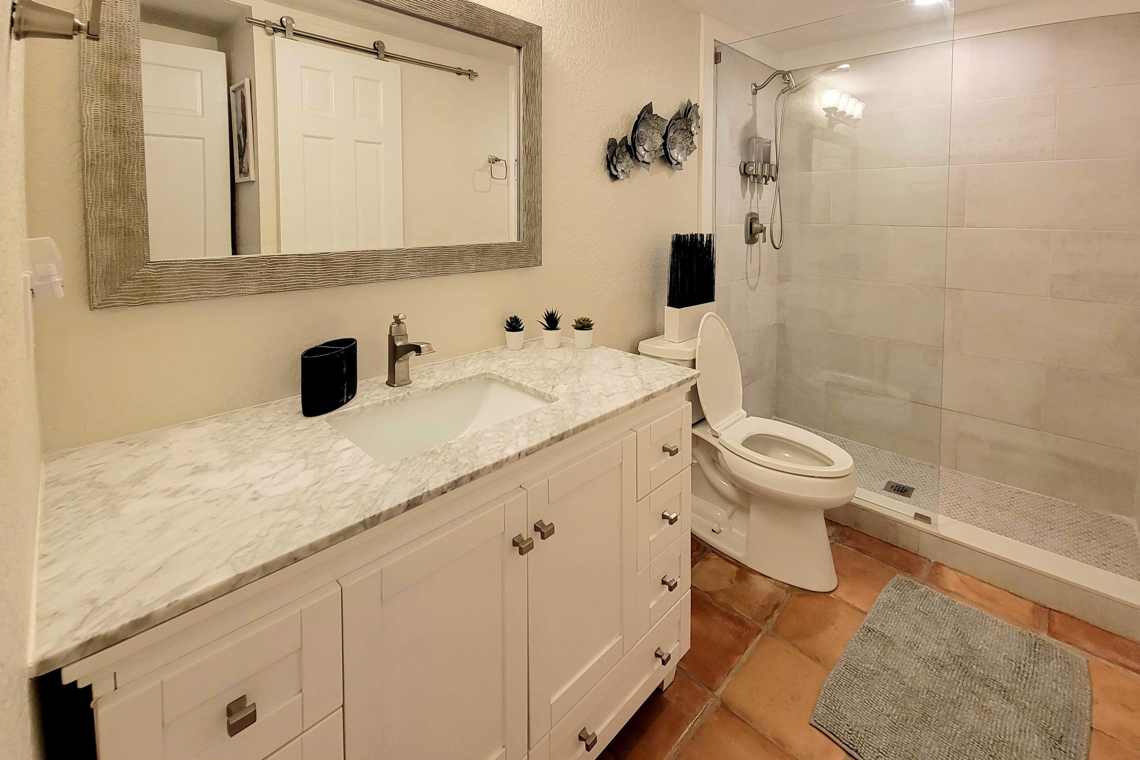 Full Bathroom | Linens & Towels | Complimentary Toiletries | Hair Dryer