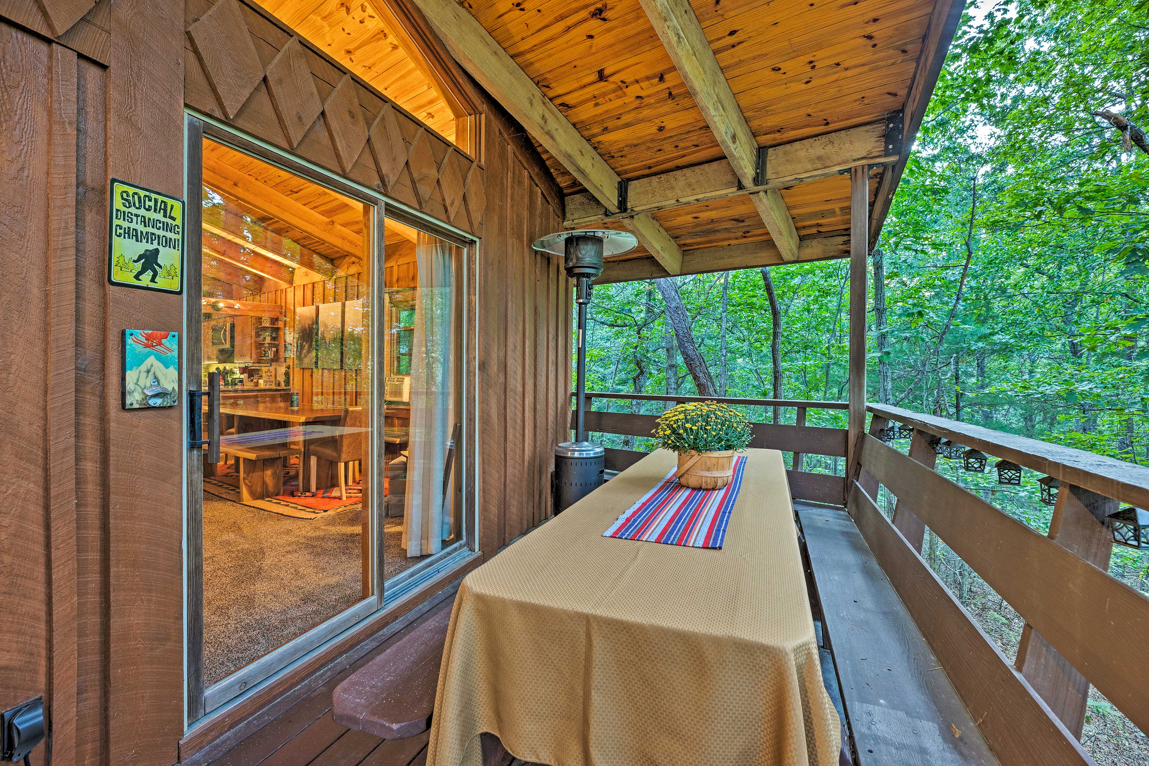 Upper Deck | Outdoor Dining Area