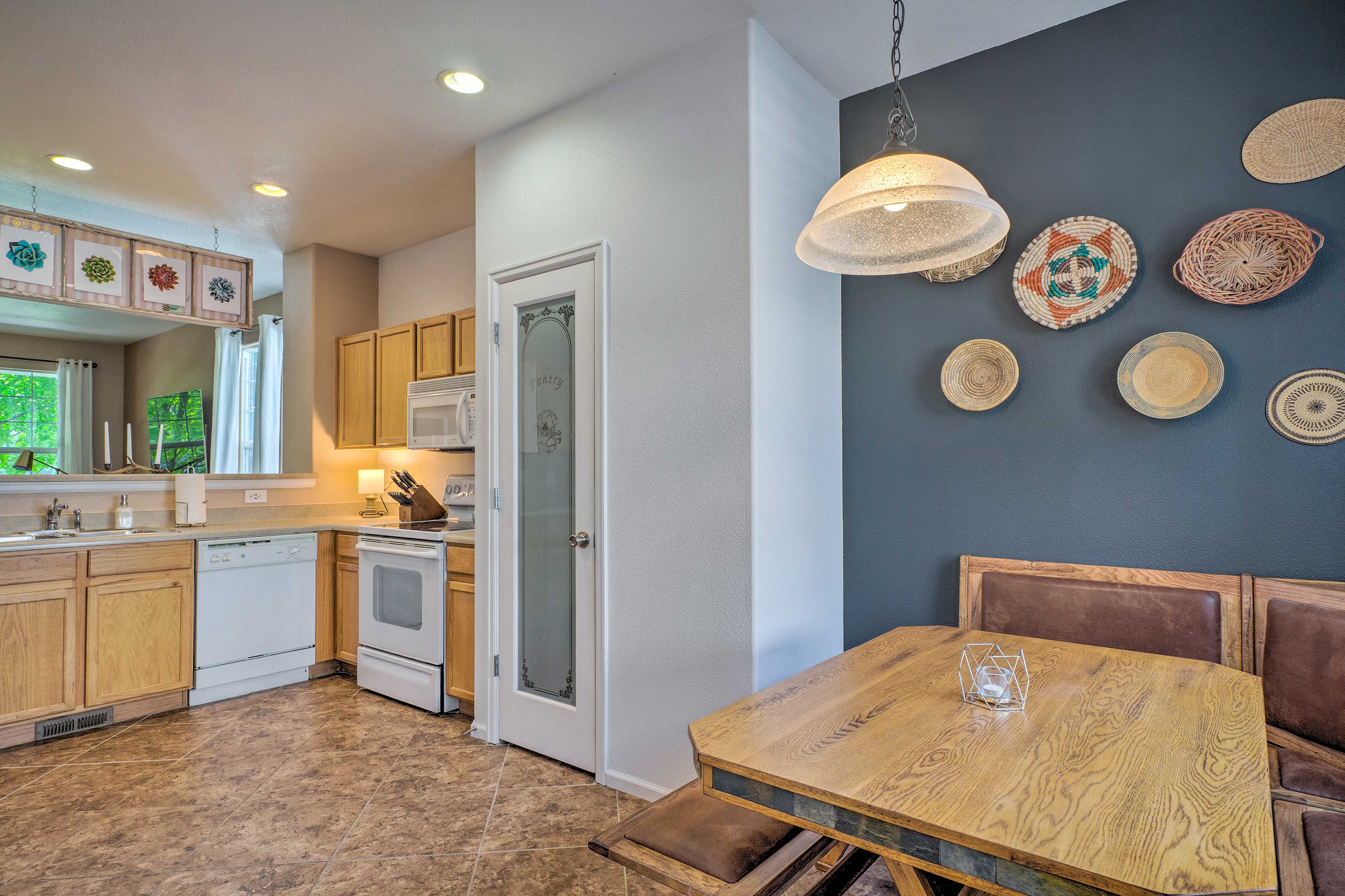 Kitchen | Dining Nook w/ Seating