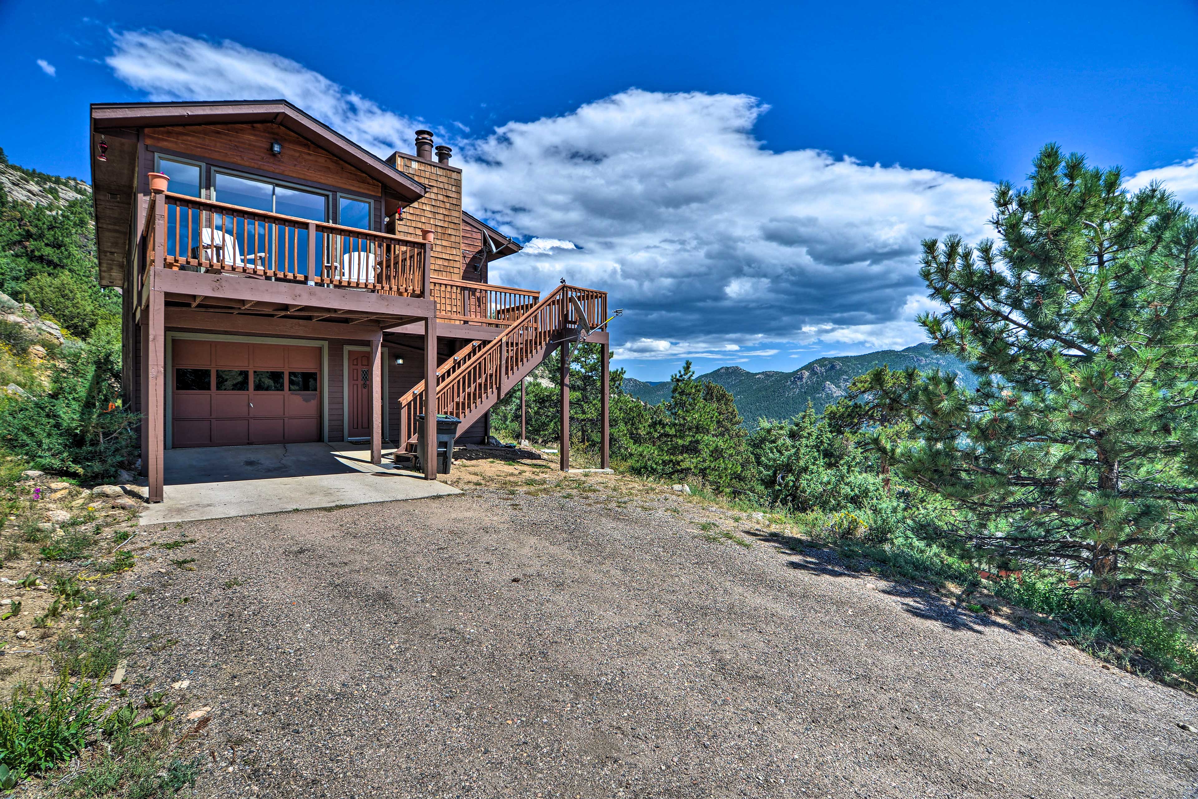 Cabin Exterior | Driveway Parking (3 Vehicles)