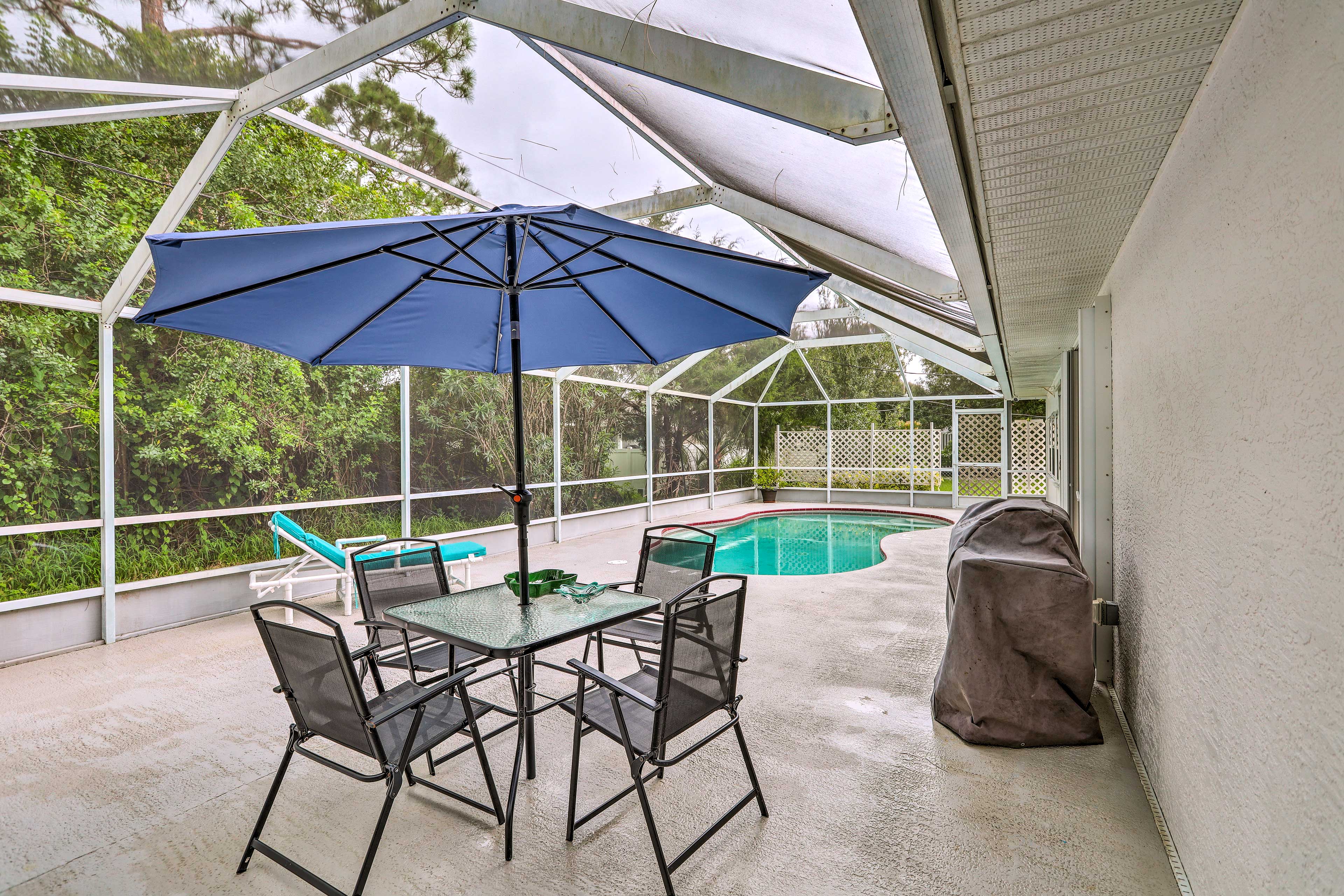 Lanai | Dining Area | Gas Grill